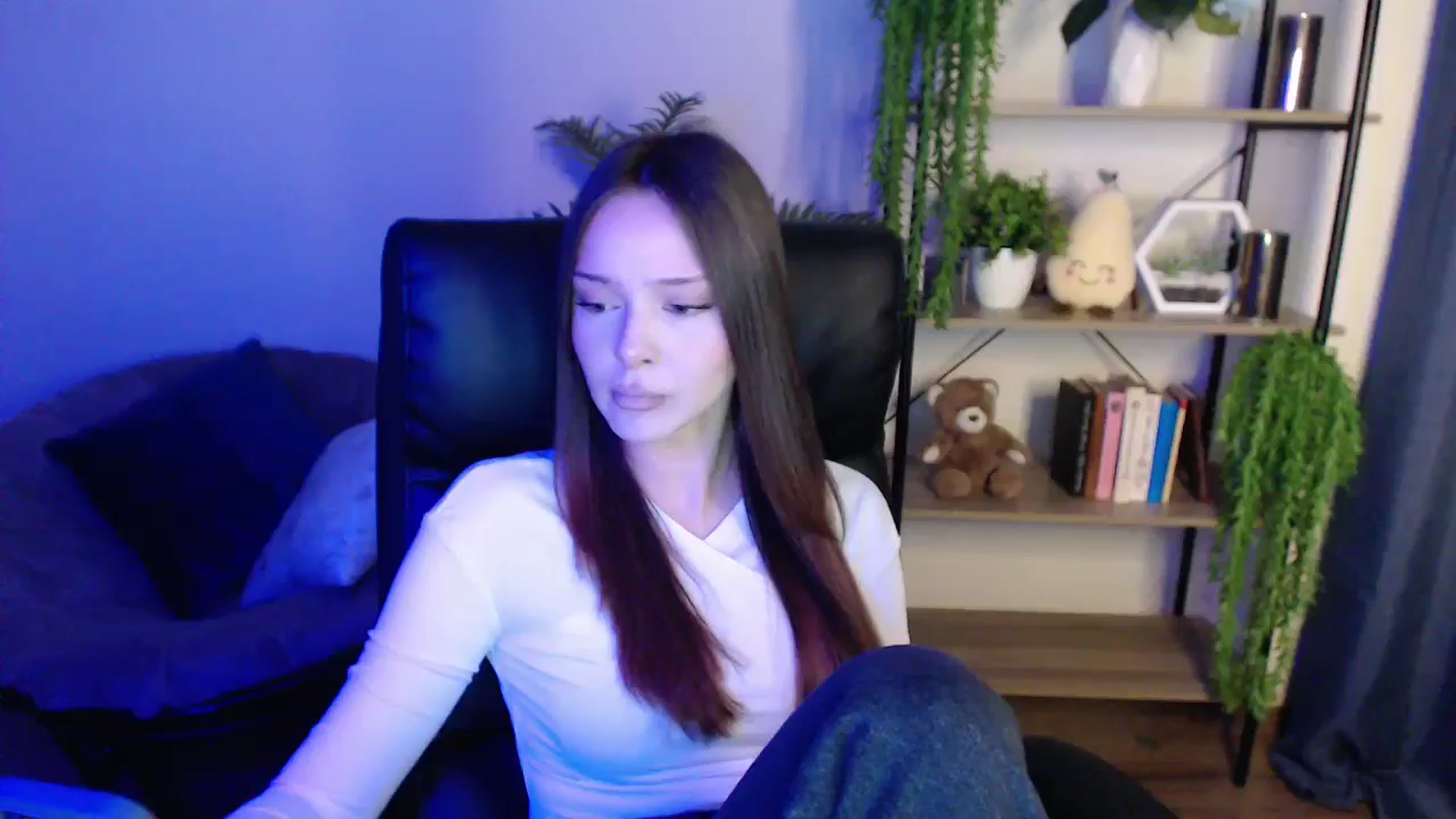 Gallery image thumbnail from KateManelli's myfreecams stream on, 02/24/2025, 11:19 image 17 of 20