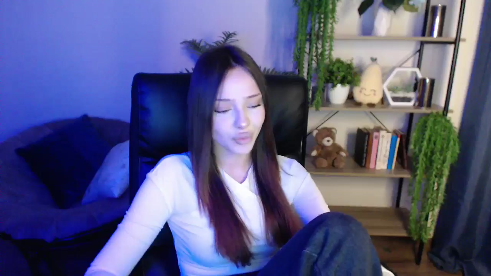 Gallery image thumbnail from KateManelli's myfreecams stream on, 02/24/2025, 11:19 image 19 of 20