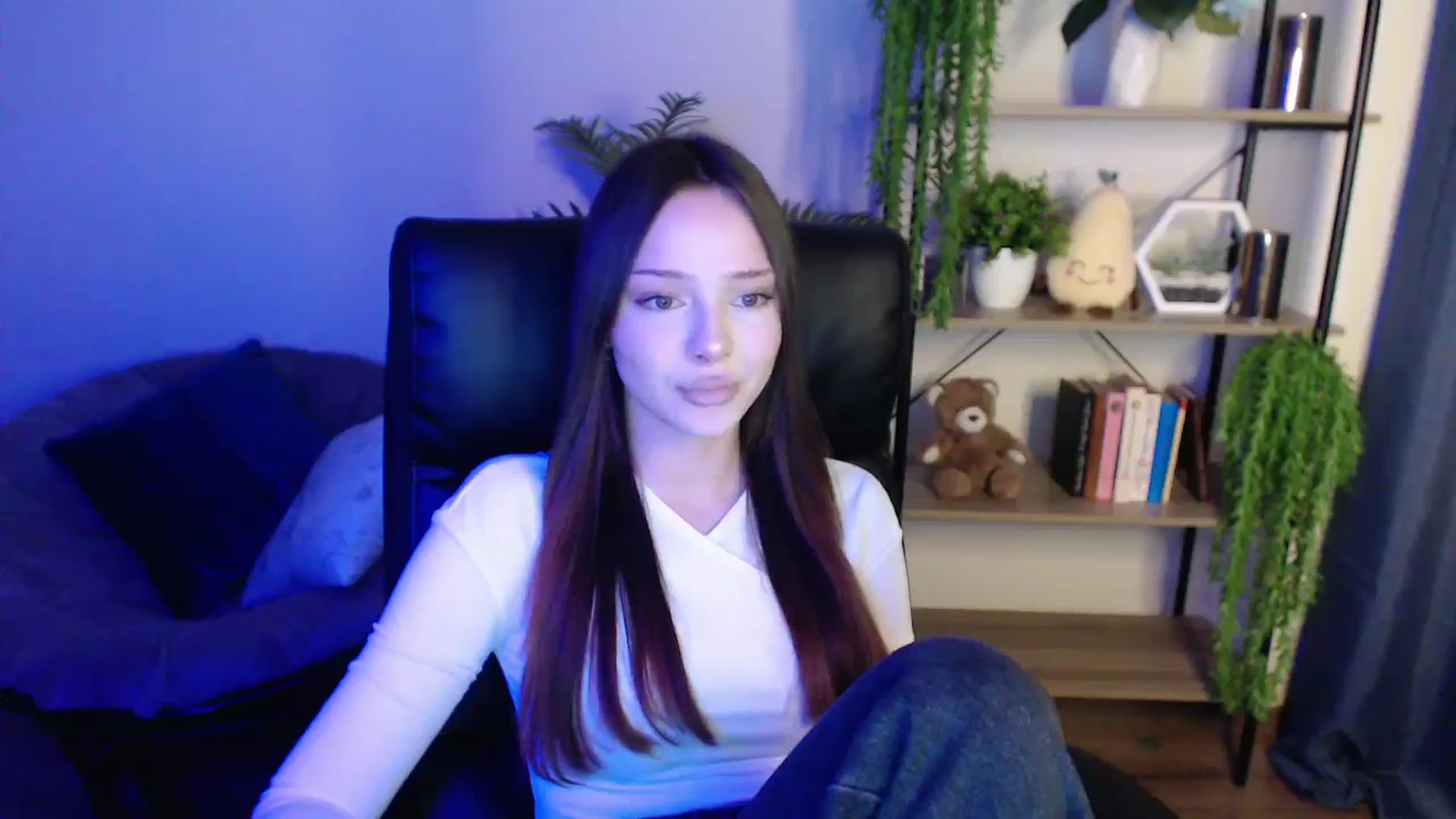 Gallery image thumbnail from KateManelli's myfreecams stream on, 02/24/2025, 11:19 image 20 of 20