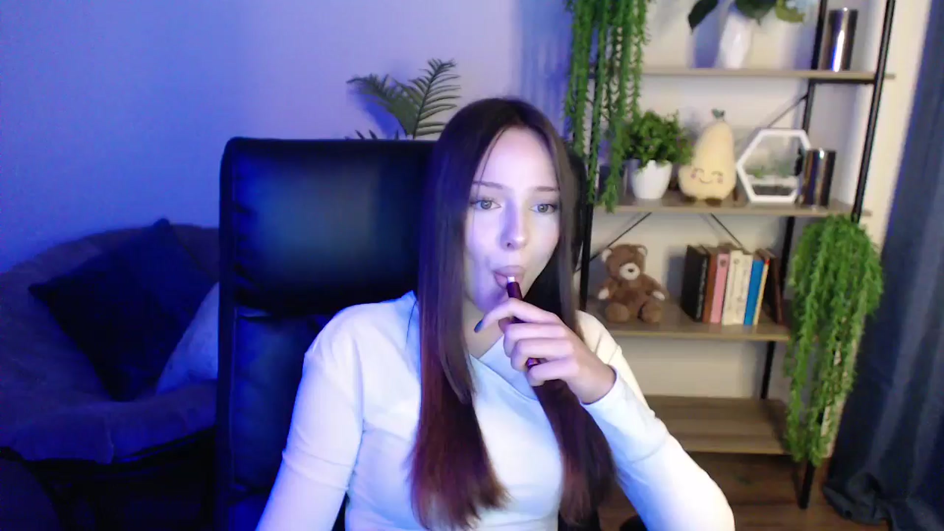 Gallery image thumbnail from KateManelli's myfreecams stream on, 02/24/2025, 13:23 image 16 of 20
