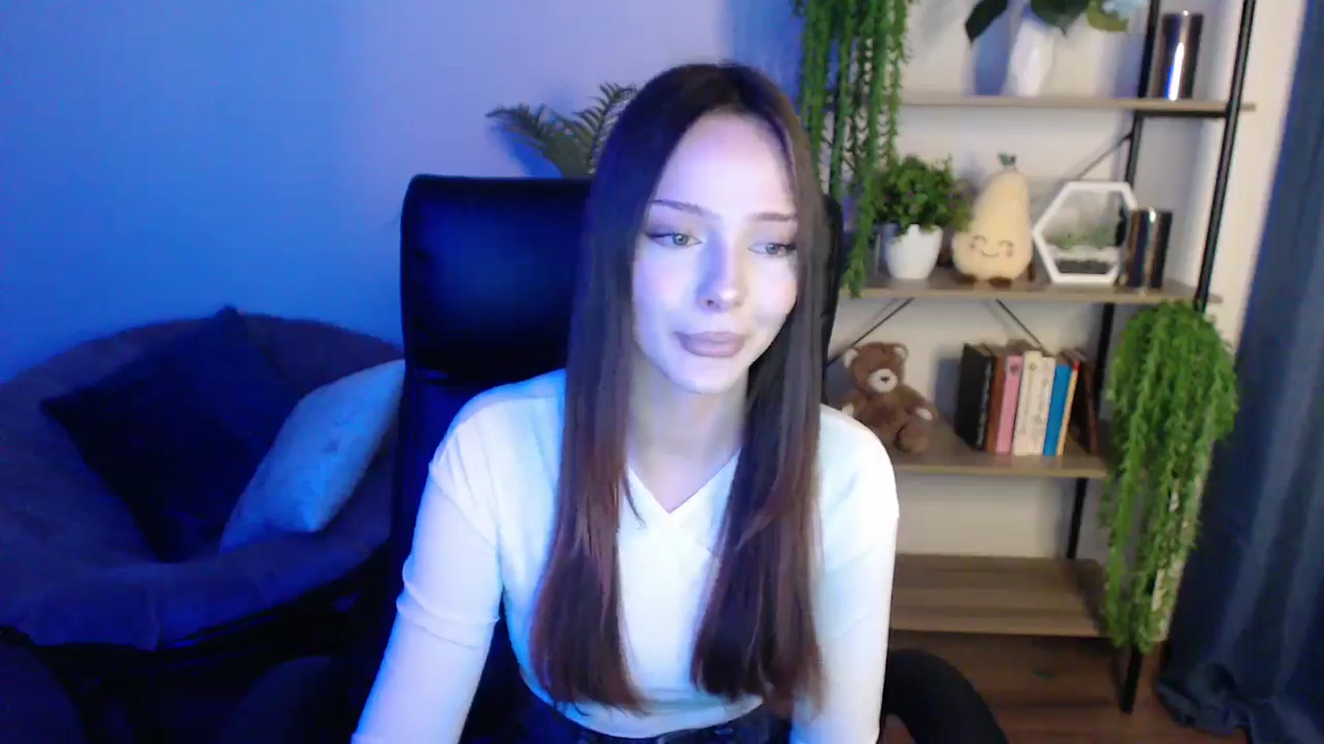 Gallery image thumbnail from KateManelli's myfreecams stream on, 02/24/2025, 13:23 image 6 of 20