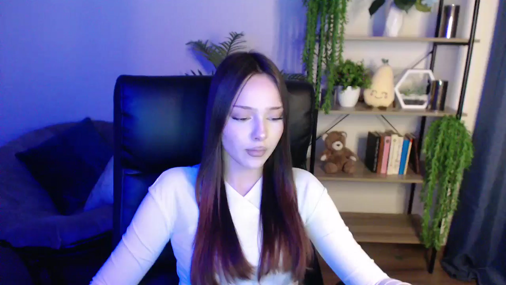 Gallery image thumbnail from KateManelli's myfreecams stream on, 02/24/2025, 13:23 image 18 of 20