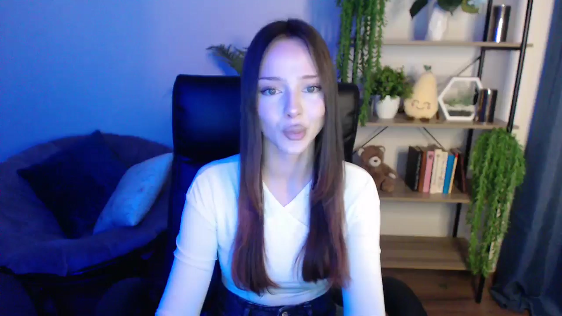 Gallery image thumbnail from KateManelli's myfreecams stream on, 02/24/2025, 13:23 image 2 of 20