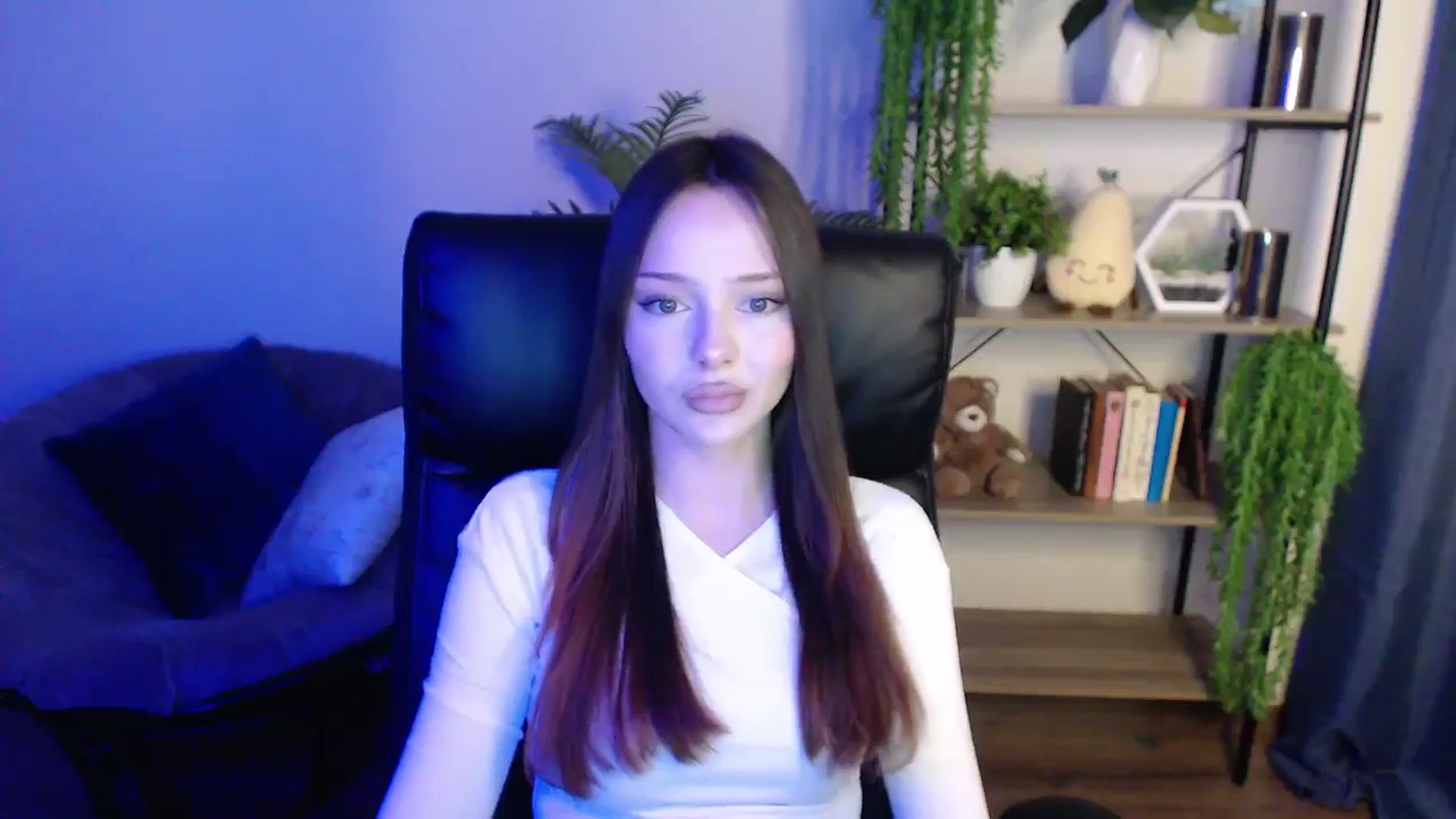 Gallery image thumbnail from KateManelli's myfreecams stream on, 02/24/2025, 13:23 image 15 of 20