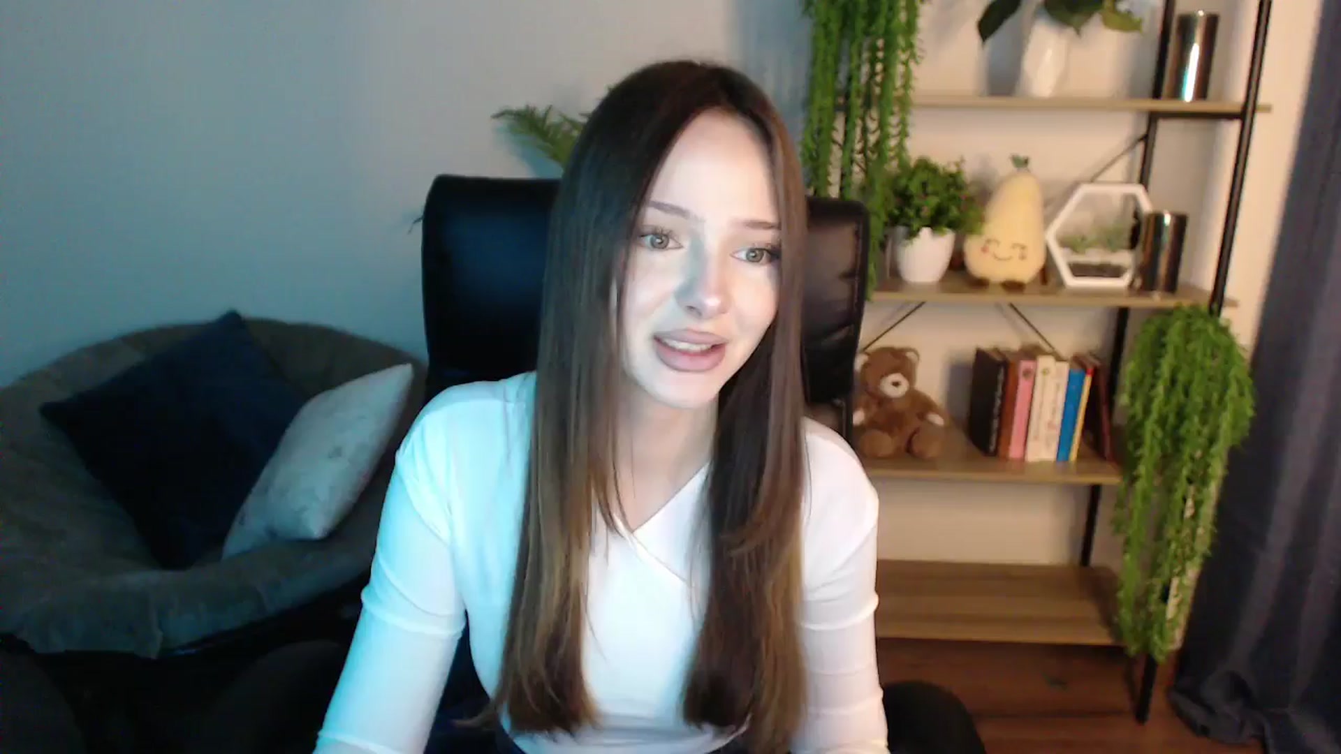 Gallery image thumbnail from KateManelli's myfreecams stream on, 02/24/2025, 14:16 image 1 of 20