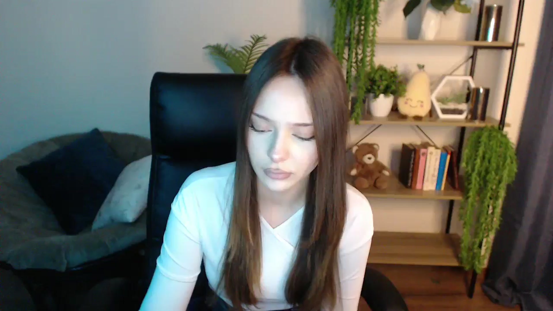 Gallery image thumbnail from KateManelli's myfreecams stream on, 02/24/2025, 14:16 image 11 of 20