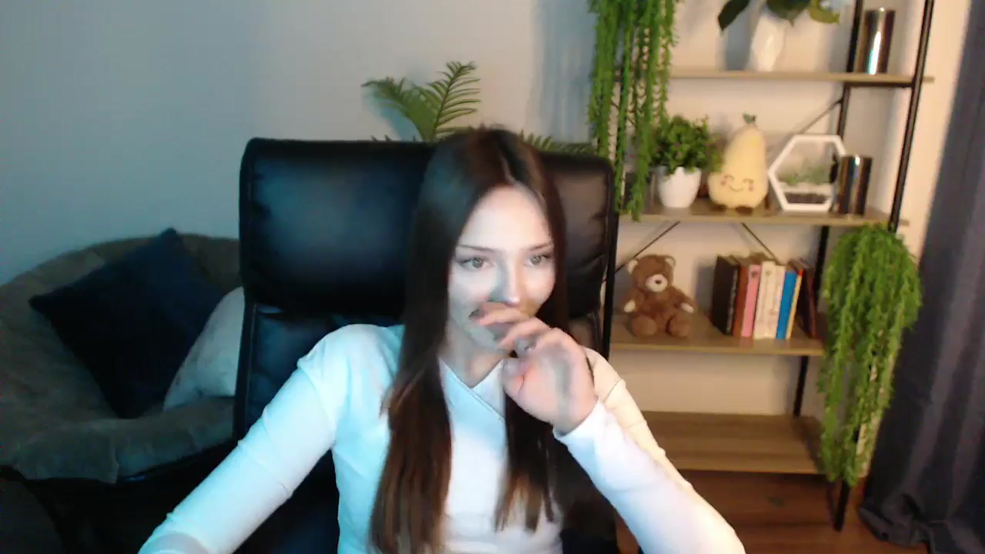 Gallery image thumbnail from KateManelli's myfreecams stream on, 02/24/2025, 14:16 image 16 of 20