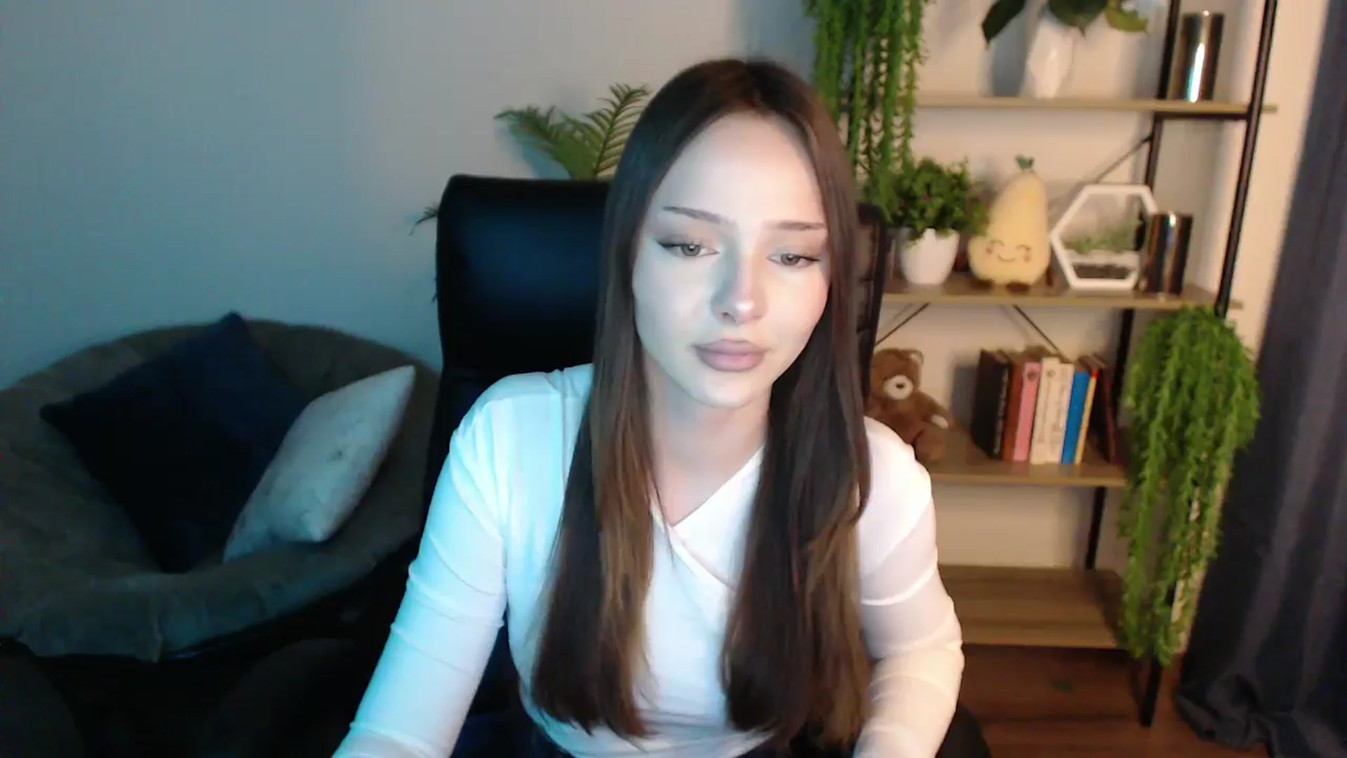 Gallery image thumbnail from KateManelli's myfreecams stream on, 02/24/2025, 14:16 image 6 of 20