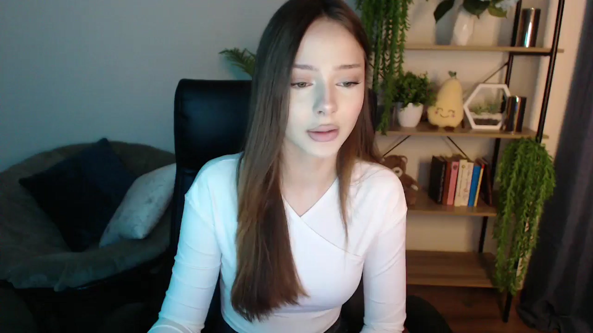 Gallery image thumbnail from KateManelli's myfreecams stream on, 02/25/2025, 09:14 image 9 of 20
