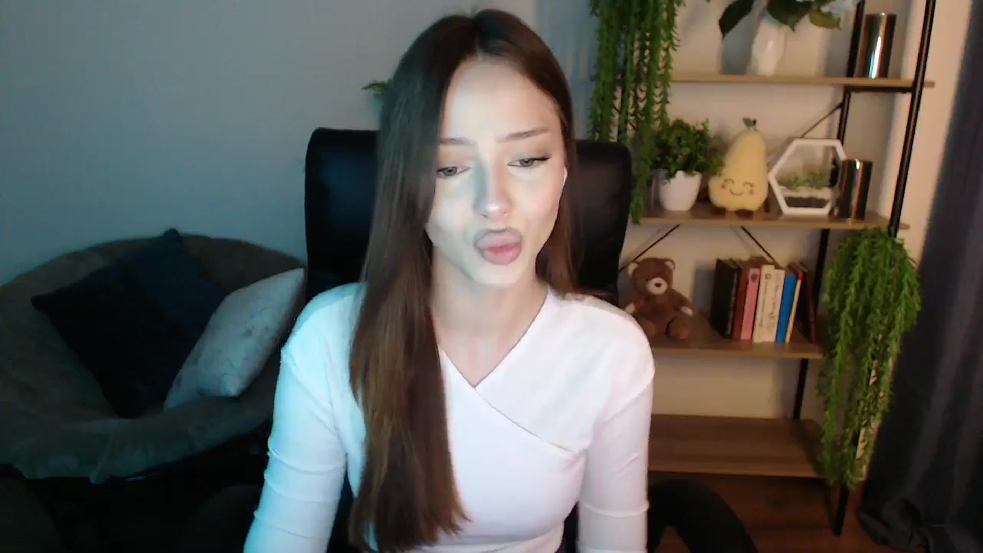 Gallery image thumbnail from KateManelli's myfreecams stream on, 02/25/2025, 09:14 image 3 of 20