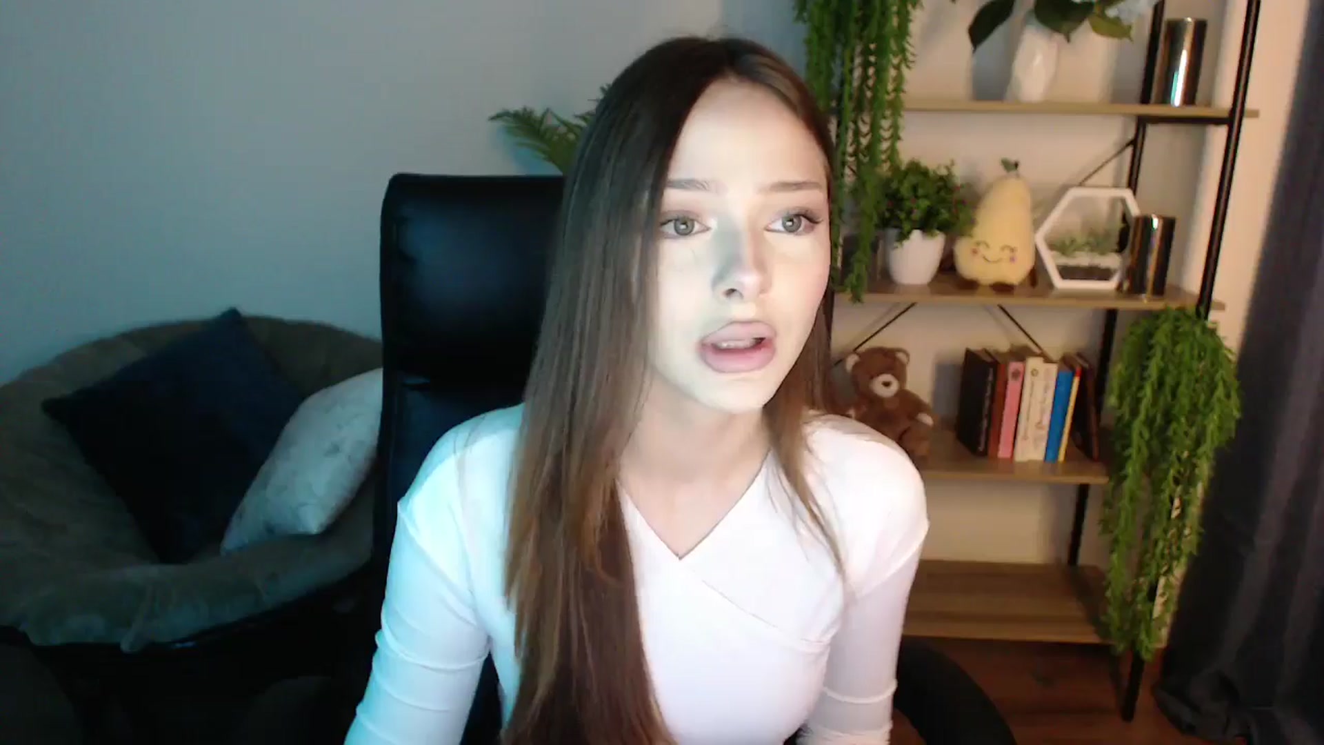 Gallery image thumbnail from KateManelli's myfreecams stream on, 02/25/2025, 09:14 image 7 of 20