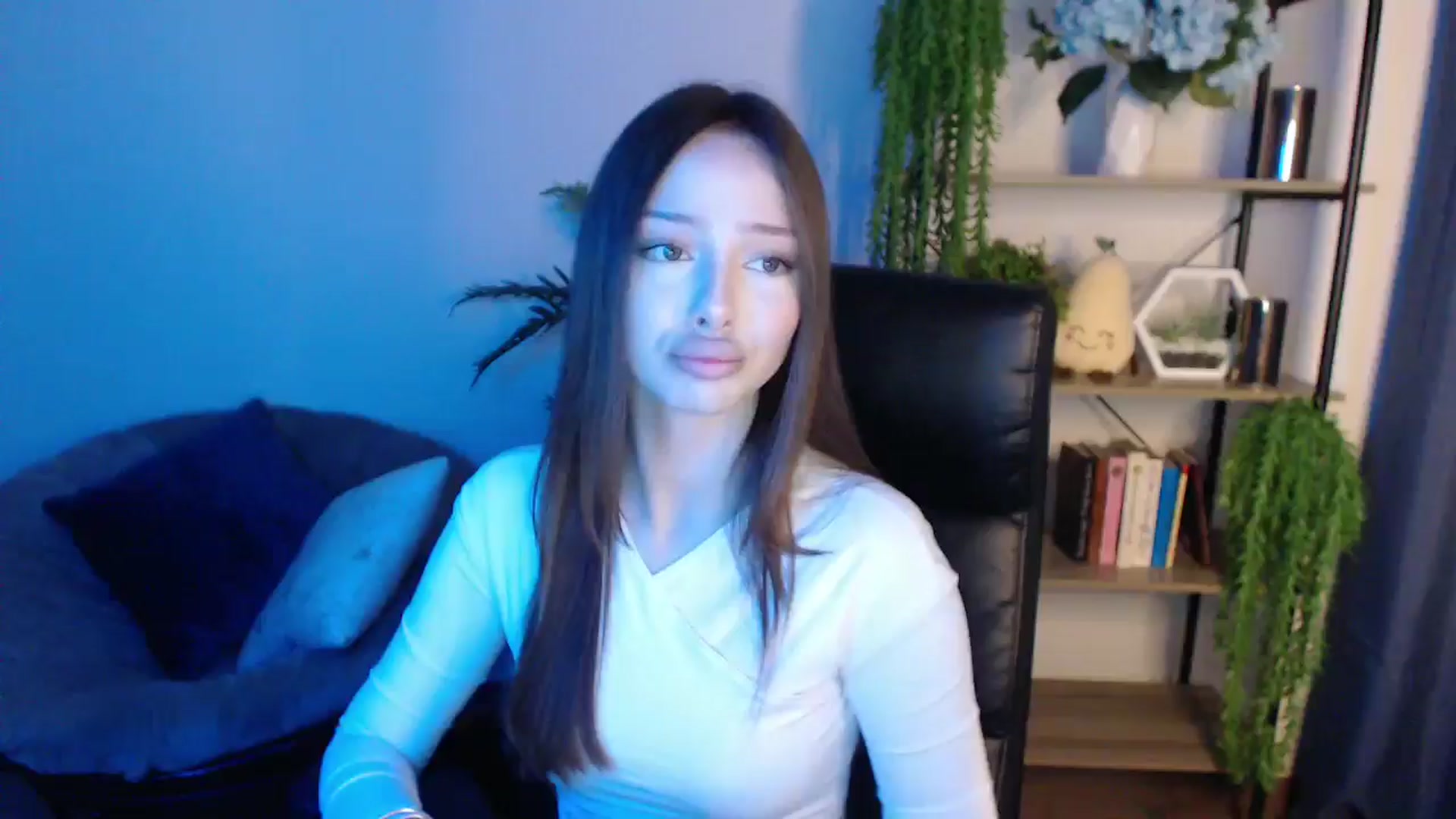 Gallery image thumbnail from KateManelli's myfreecams stream on, 02/25/2025, 11:17 image 13 of 20