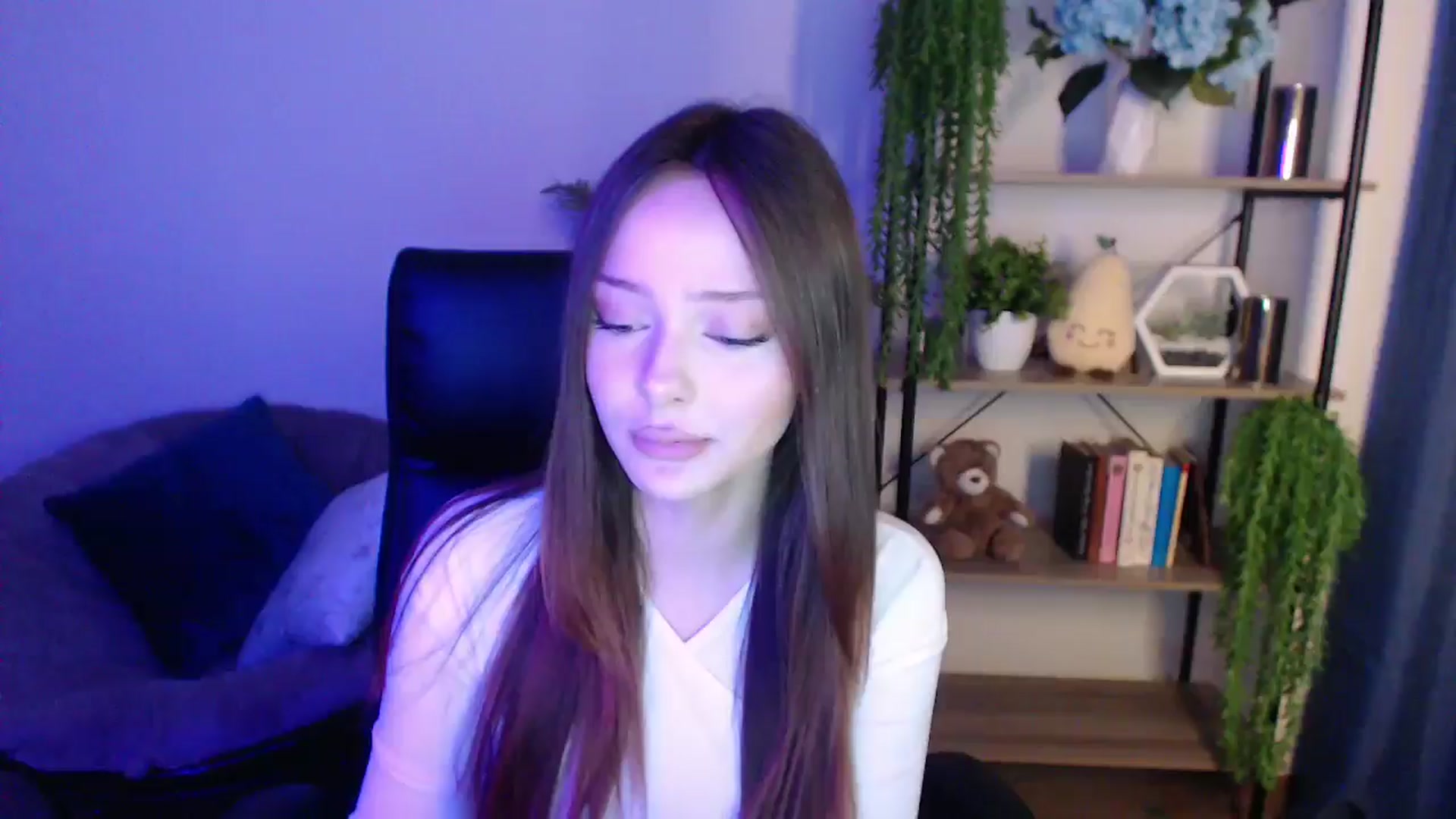 Gallery image thumbnail from KateManelli's myfreecams stream on, 02/25/2025, 11:17 image 1 of 20