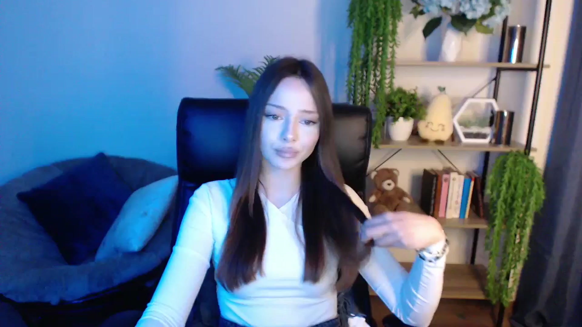 Gallery image thumbnail from KateManelli's myfreecams stream on, 02/25/2025, 11:17 image 15 of 20