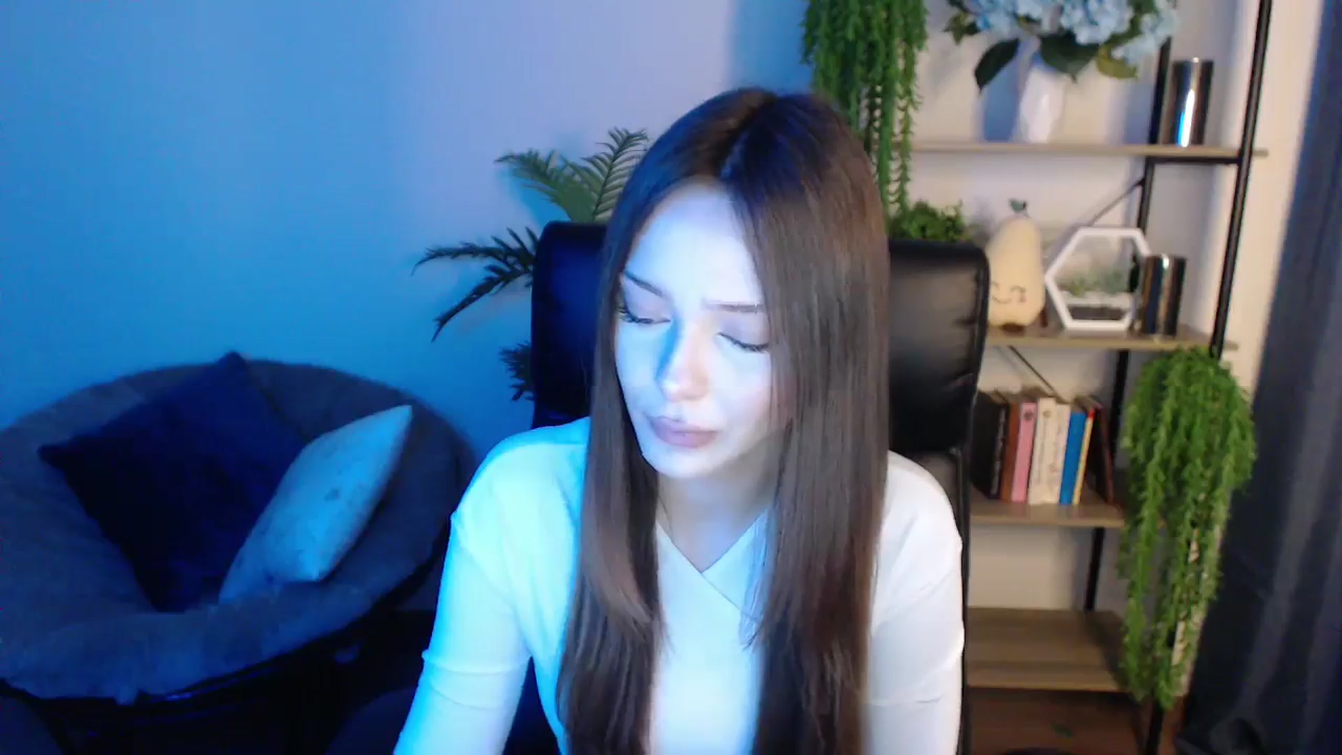 Gallery image thumbnail from KateManelli's myfreecams stream on, 02/25/2025, 12:02 image 7 of 20