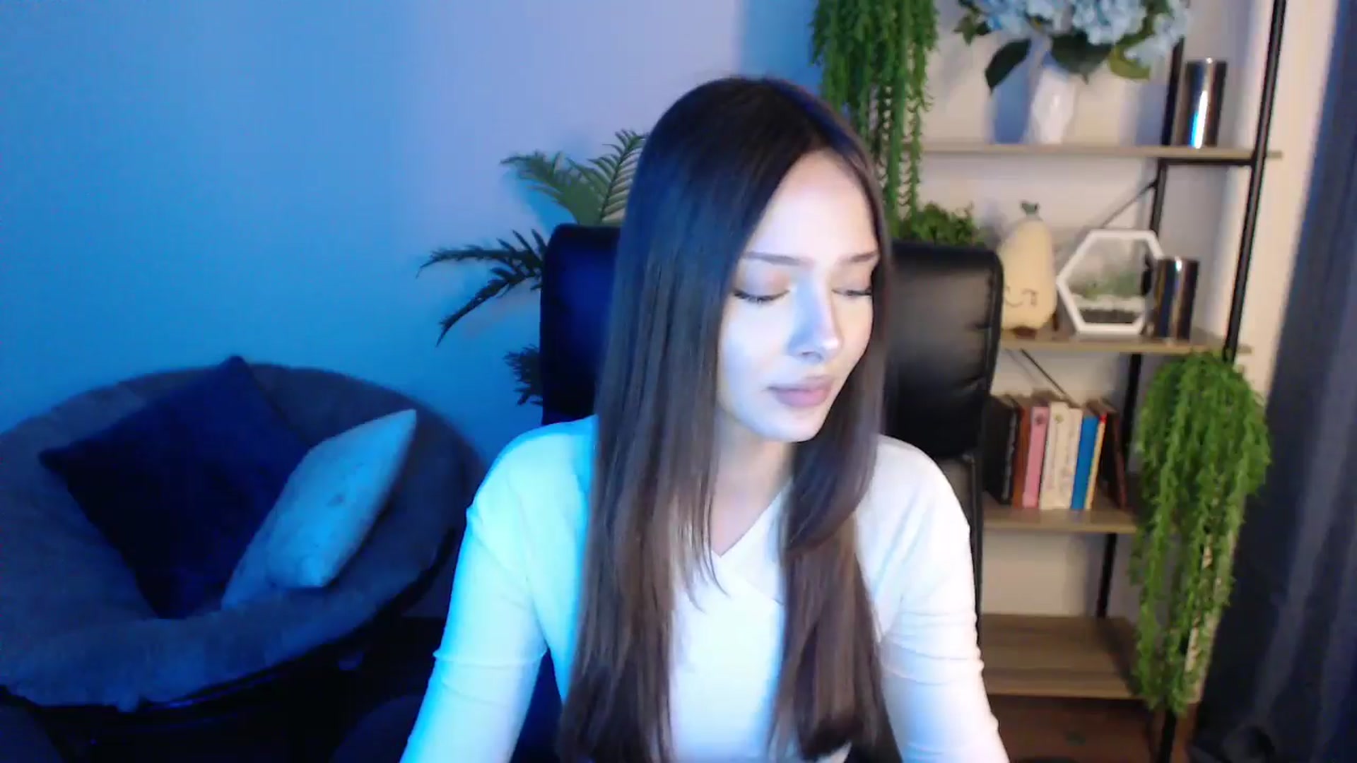 Gallery image thumbnail from KateManelli's myfreecams stream on, 02/25/2025, 12:02 image 14 of 20