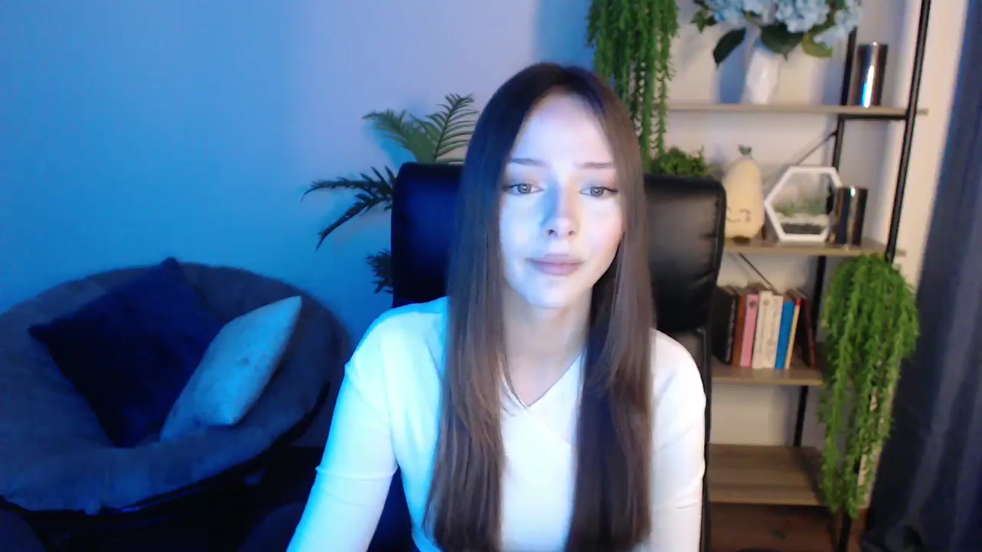 Gallery image thumbnail from KateManelli's myfreecams stream on, 02/25/2025, 12:02 image 9 of 20