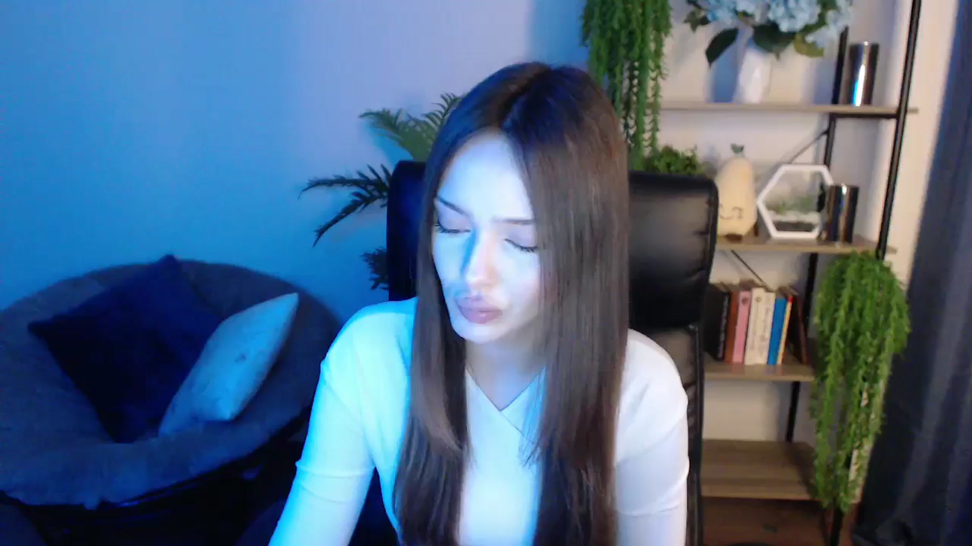 Gallery image thumbnail from KateManelli's myfreecams stream on, 02/25/2025, 12:02 image 8 of 20