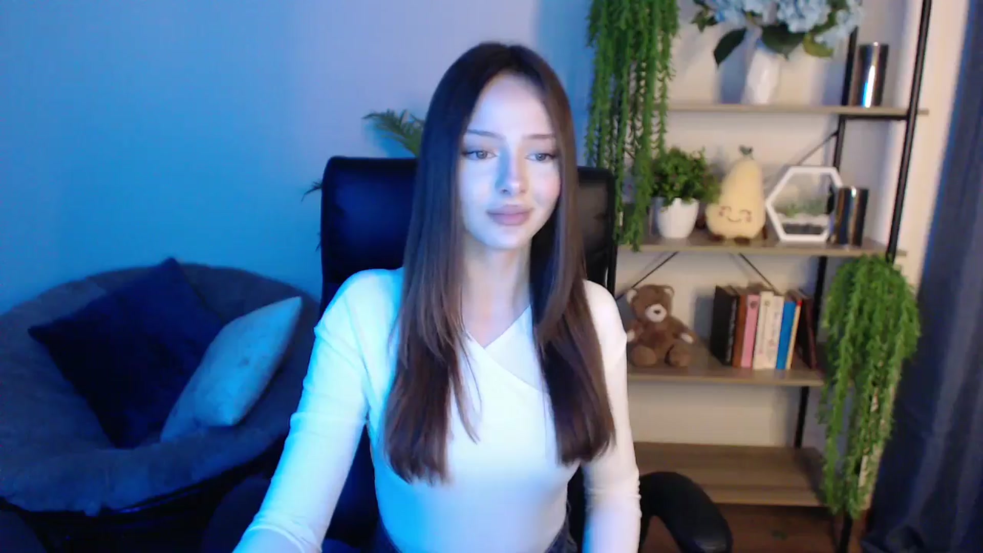 Gallery image thumbnail from KateManelli's myfreecams stream on, 02/25/2025, 12:35 image 10 of 20