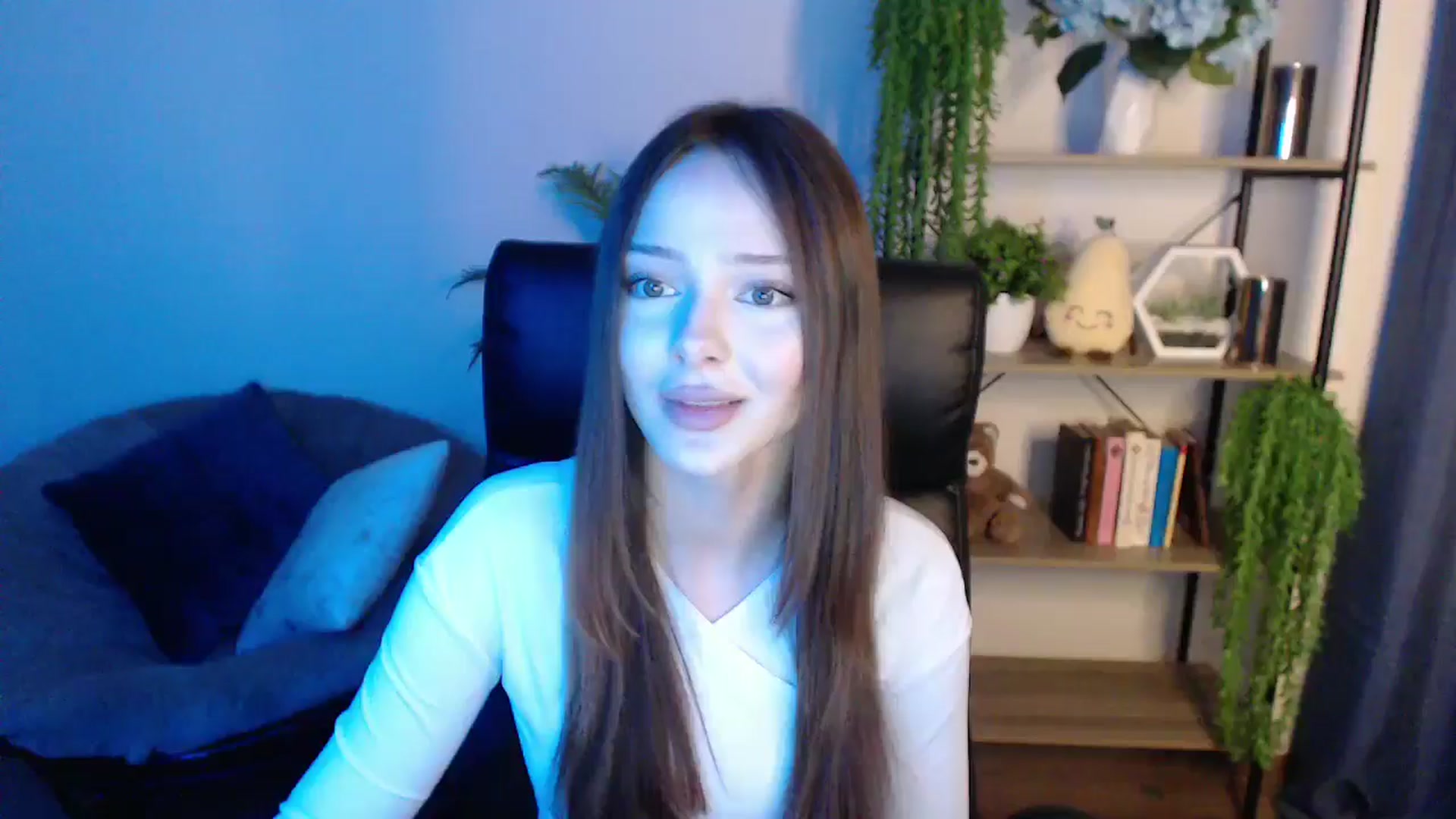 Gallery image thumbnail from KateManelli's myfreecams stream on, 02/25/2025, 14:15 image 1 of 20