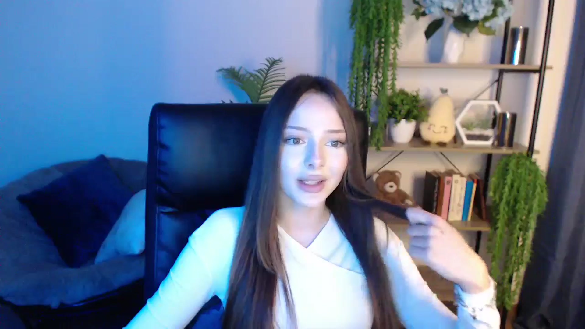 Gallery image thumbnail from KateManelli's myfreecams stream on, 02/25/2025, 14:15 image 4 of 20