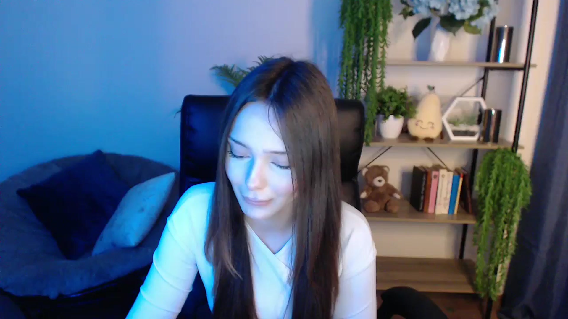 Gallery image thumbnail from KateManelli's myfreecams stream on, 02/25/2025, 14:15 image 7 of 20