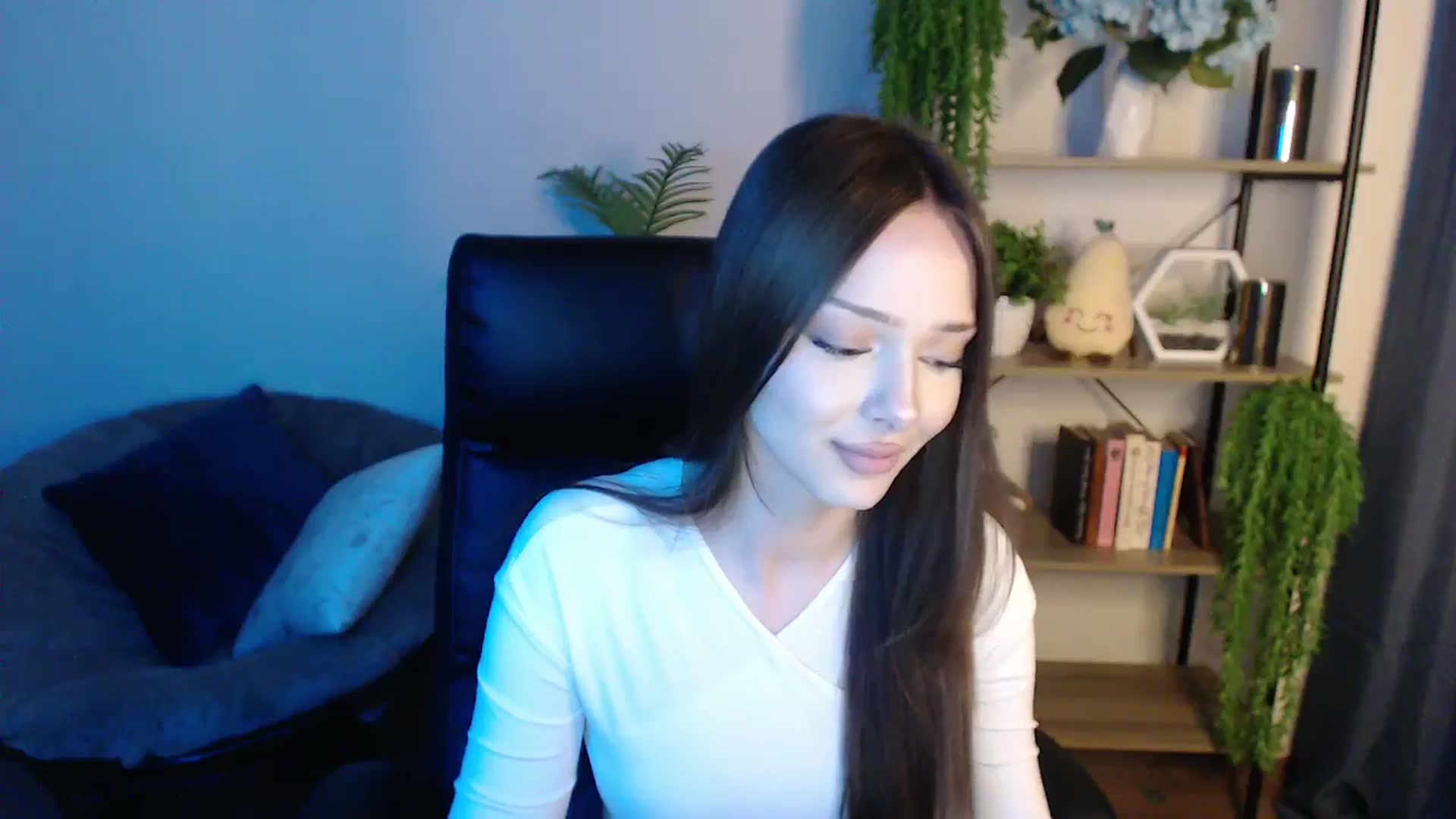 Gallery image thumbnail from KateManelli's myfreecams stream on, 02/25/2025, 14:50 image 16 of 20