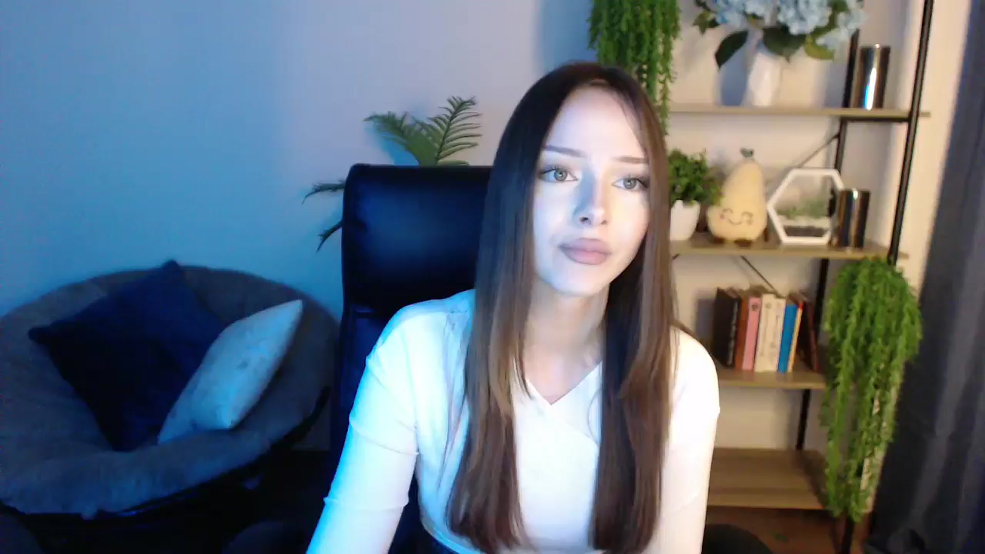 Gallery image thumbnail from KateManelli's myfreecams stream on, 02/25/2025, 14:50 image 4 of 20