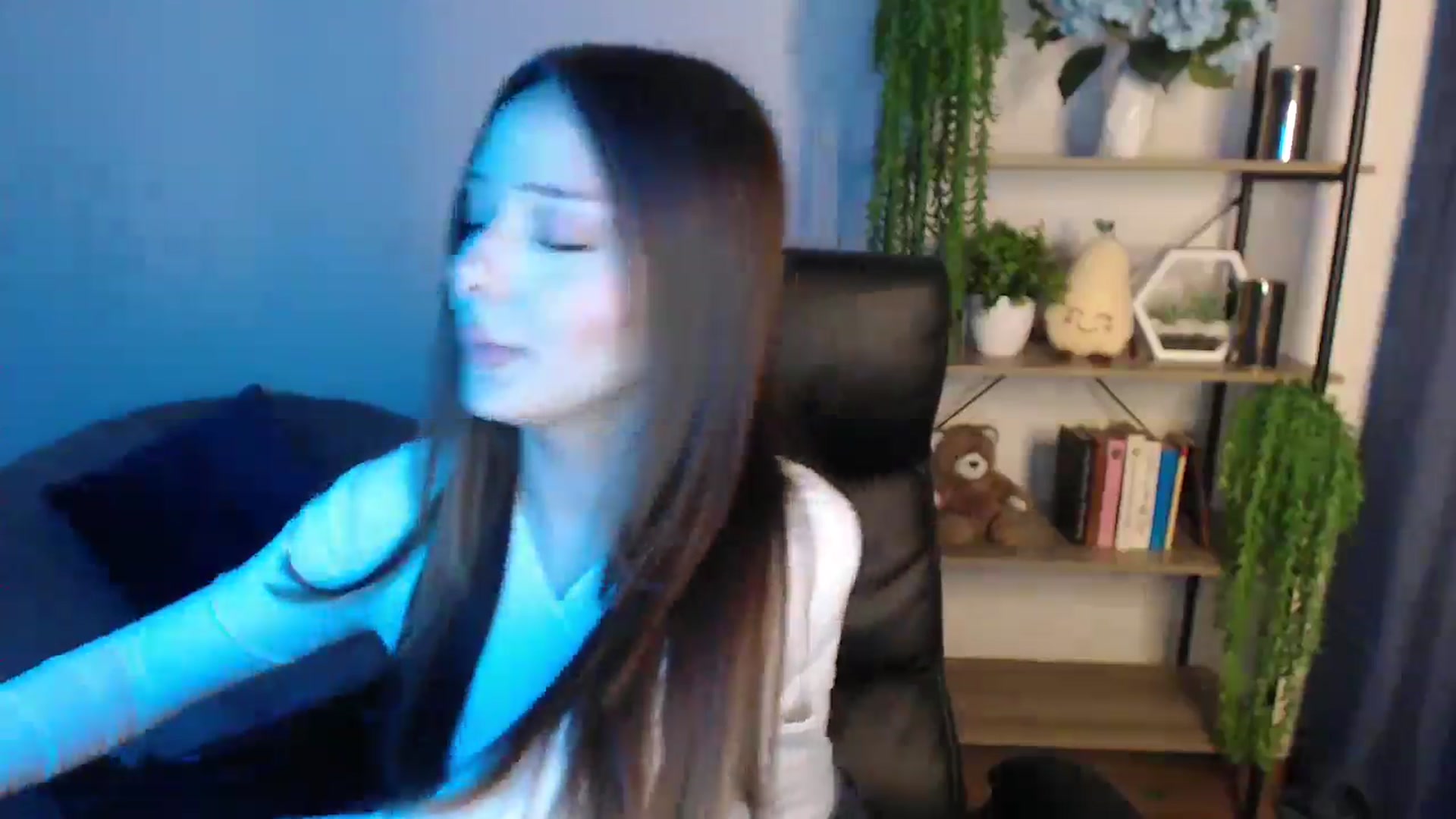 Gallery image thumbnail from KateManelli's myfreecams stream on, 02/25/2025, 14:50 image 6 of 20