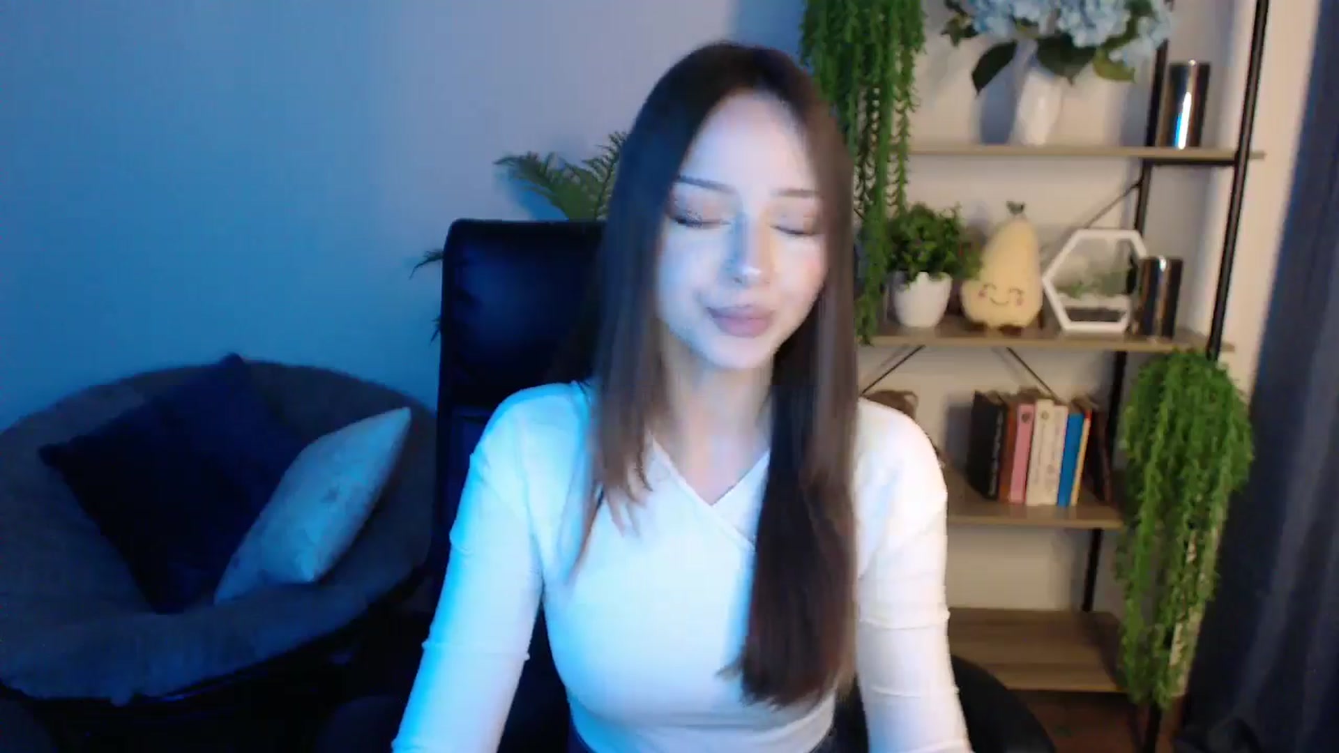 Gallery image thumbnail from KateManelli's myfreecams stream on, 02/25/2025, 14:50 image 13 of 20