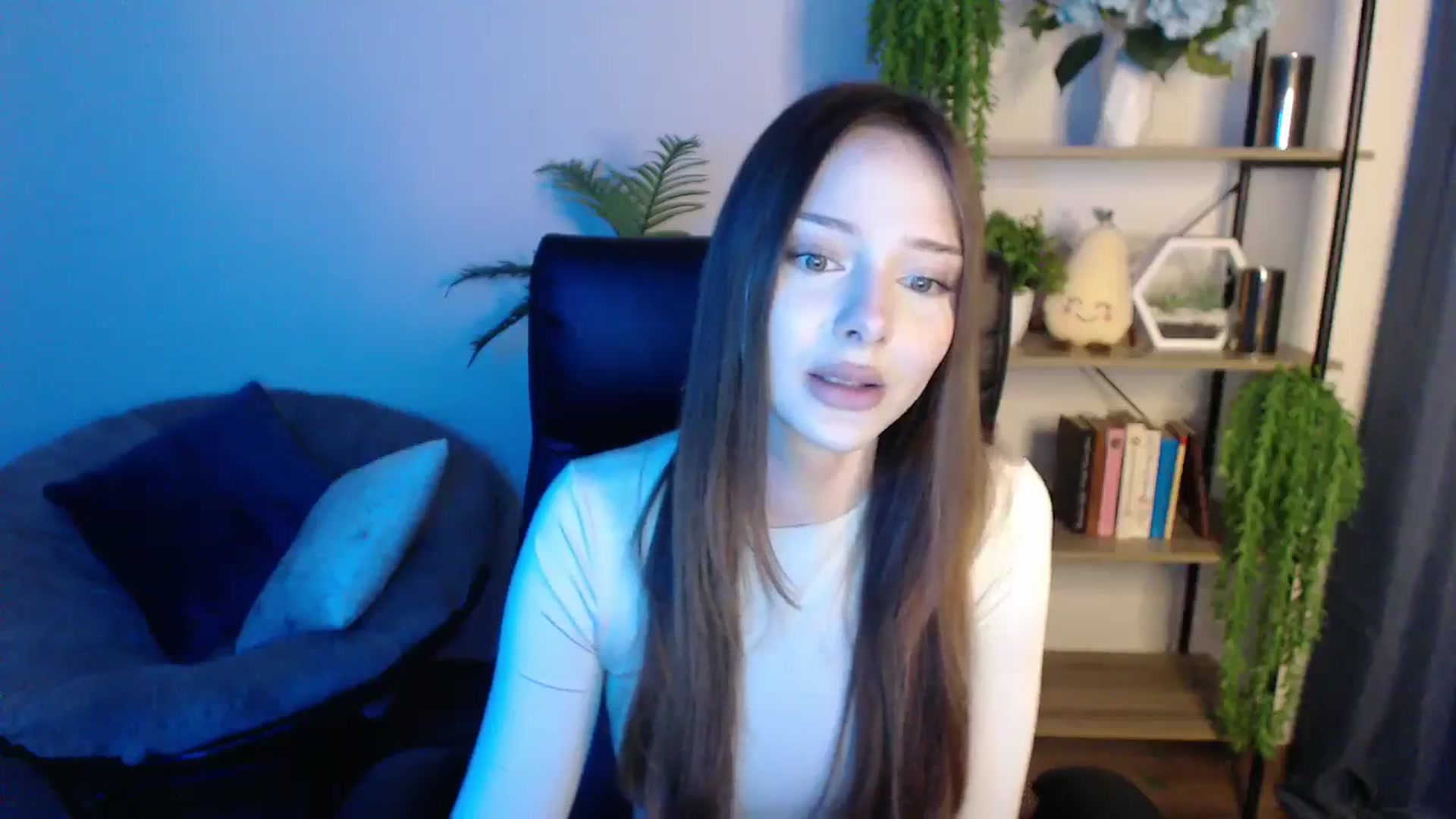 Gallery image thumbnail from KateManelli's myfreecams stream on, 02/26/2025, 14:51 image 12 of 20