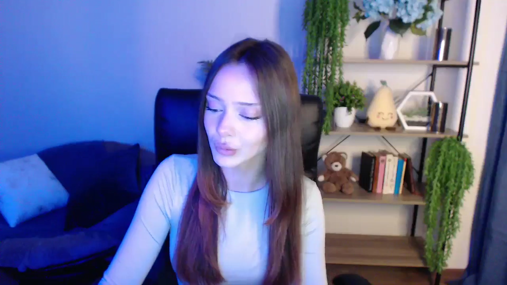 Gallery image thumbnail from KateManelli's myfreecams stream on, 02/28/2025, 14:17 image 16 of 20