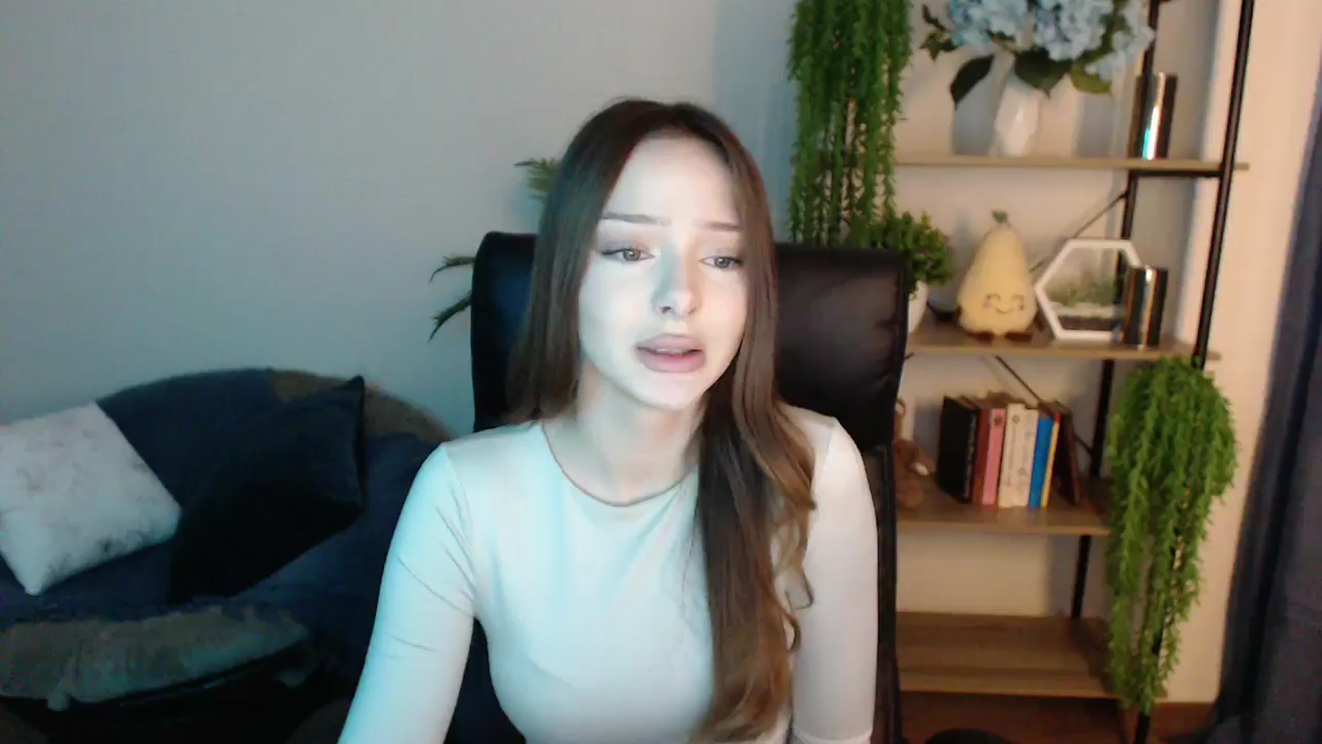 Gallery image thumbnail from KateManelli's myfreecams stream on, 03/01/2025, 10:13 image 6 of 20