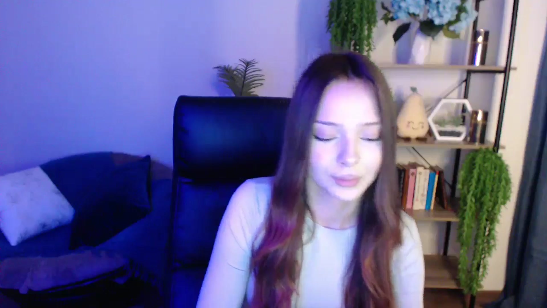 Gallery image thumbnail from KateManelli's myfreecams stream on, 03/01/2025, 11:40 image 12 of 20