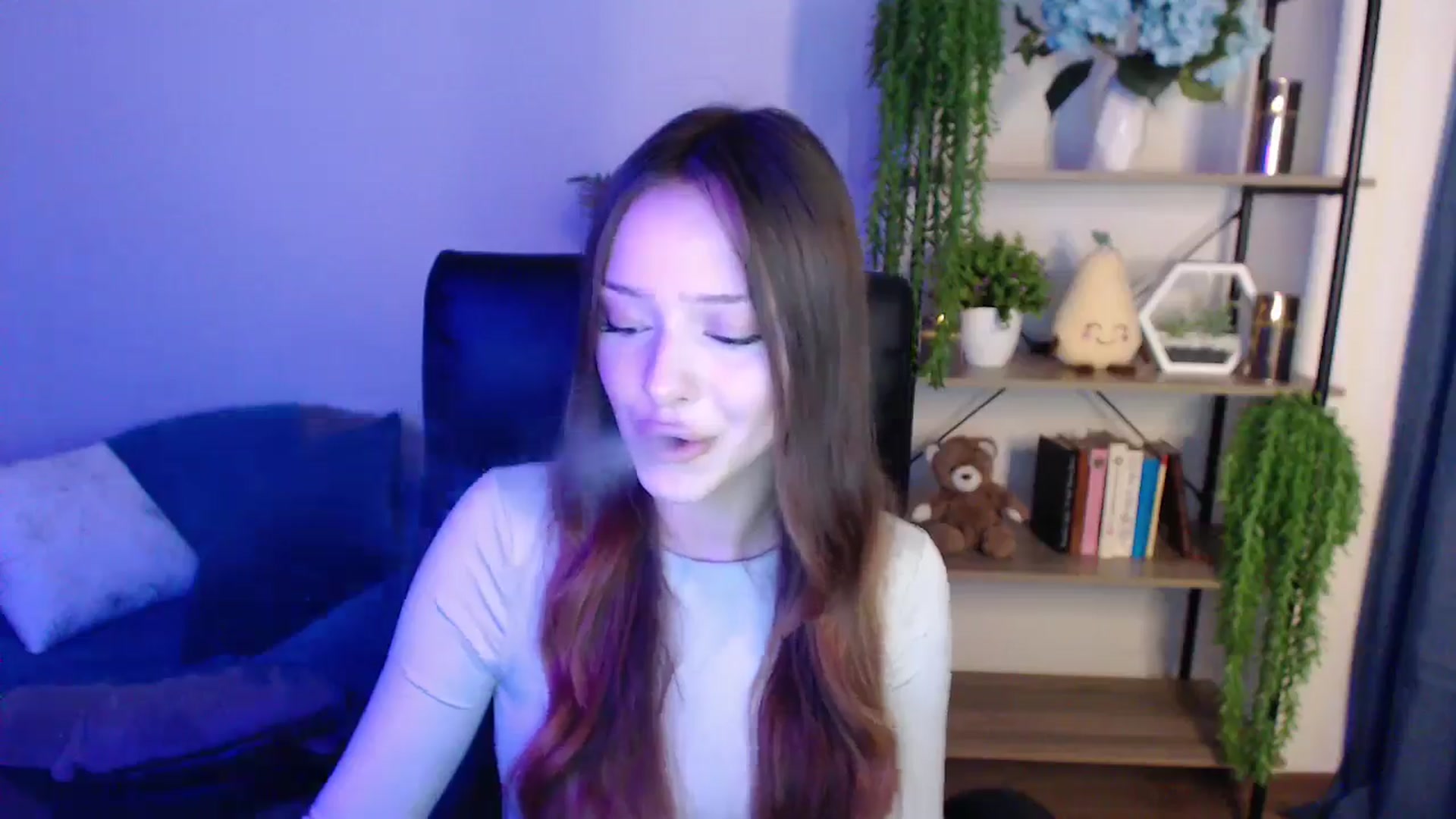 Gallery image thumbnail from KateManelli's myfreecams stream on, 03/01/2025, 12:28 image 14 of 20