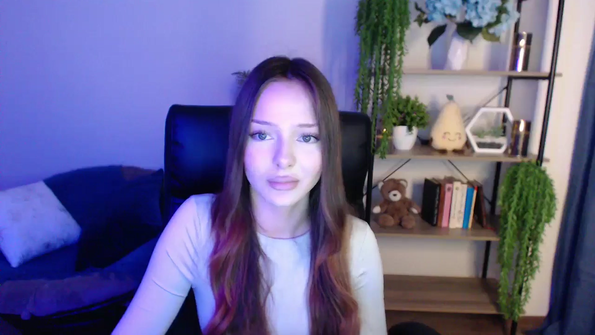 Gallery image thumbnail from KateManelli's myfreecams stream on, 03/01/2025, 12:28 image 16 of 20