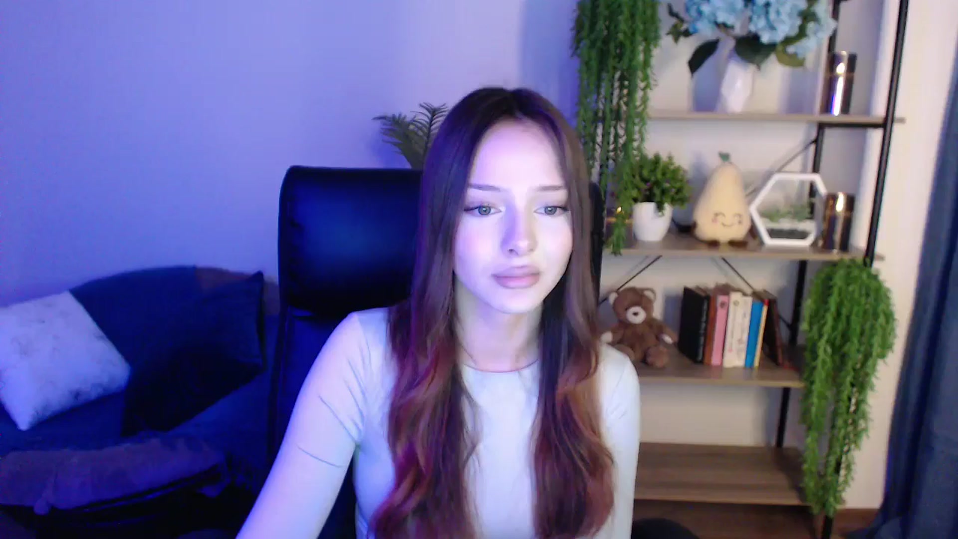 Gallery image thumbnail from KateManelli's myfreecams stream on, 03/01/2025, 12:28 image 15 of 20