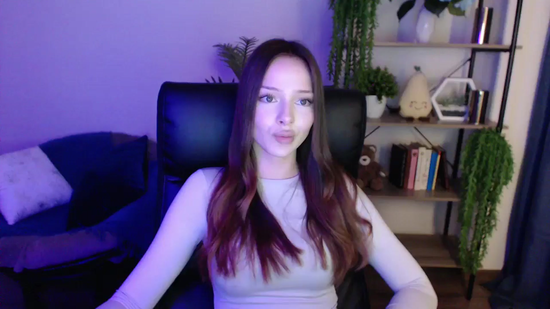 Gallery image thumbnail from KateManelli's myfreecams stream on, 03/01/2025, 13:46 image 9 of 20