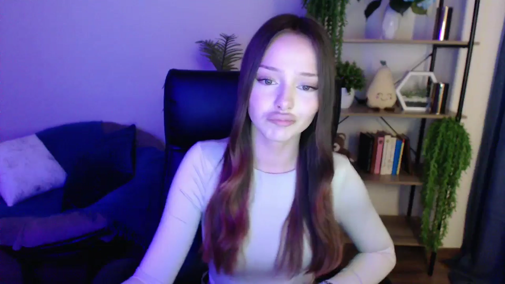 Gallery image thumbnail from KateManelli's myfreecams stream on, 03/01/2025, 13:46 image 4 of 20