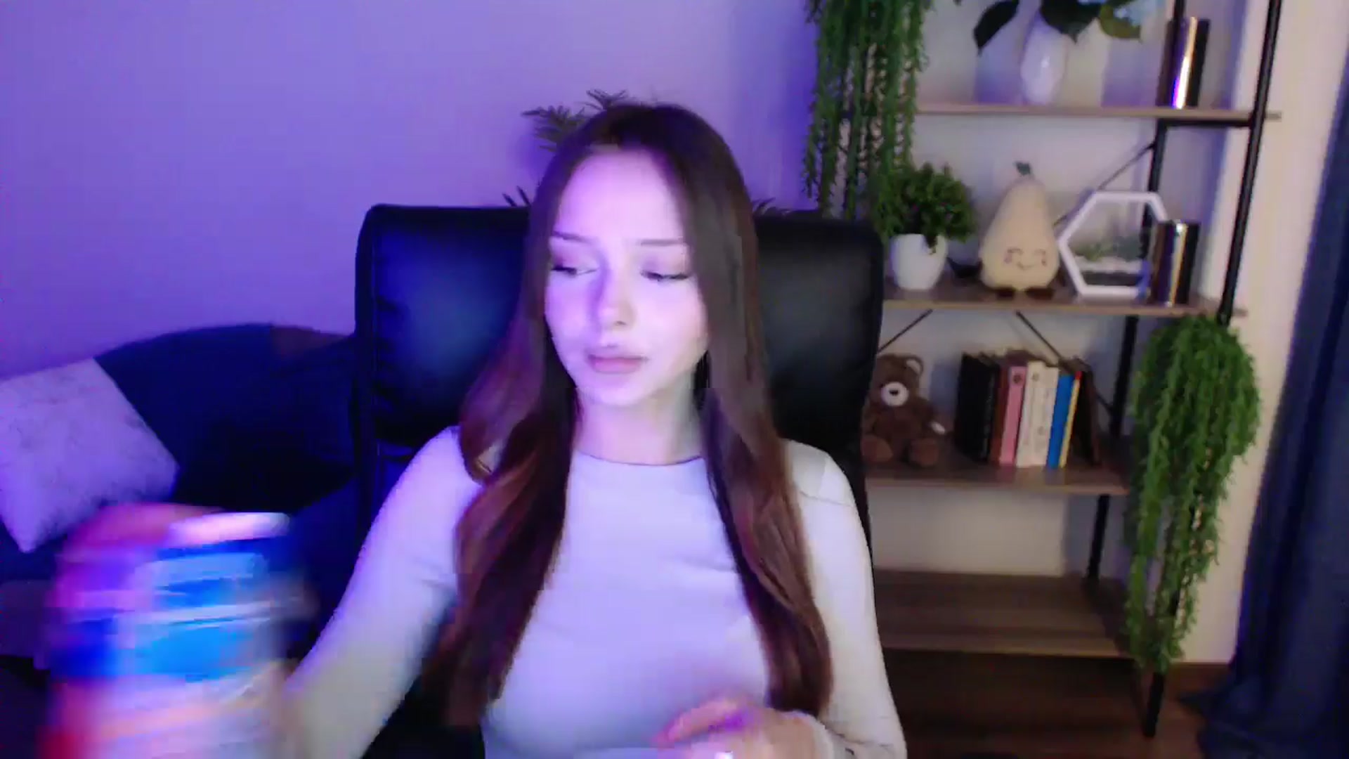 Gallery image thumbnail from KateManelli's myfreecams stream on, 03/01/2025, 13:46 image 20 of 20