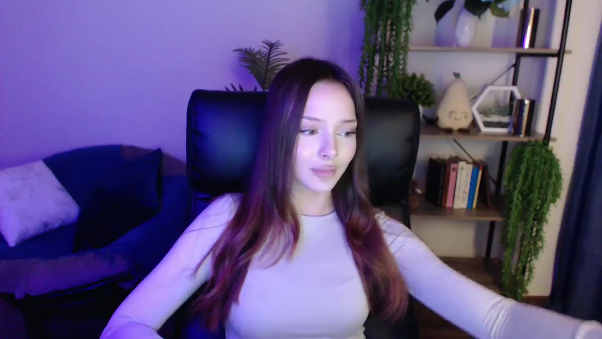Gallery image thumbnail from KateManelli's myfreecams stream on, 03/01/2025, 14:11 image 13 of 20