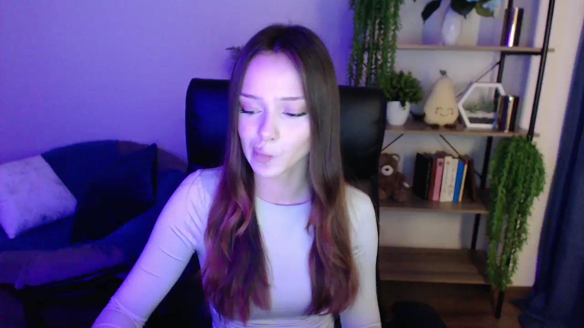 Gallery image thumbnail from KateManelli's myfreecams stream on, 03/01/2025, 14:11 image 20 of 20