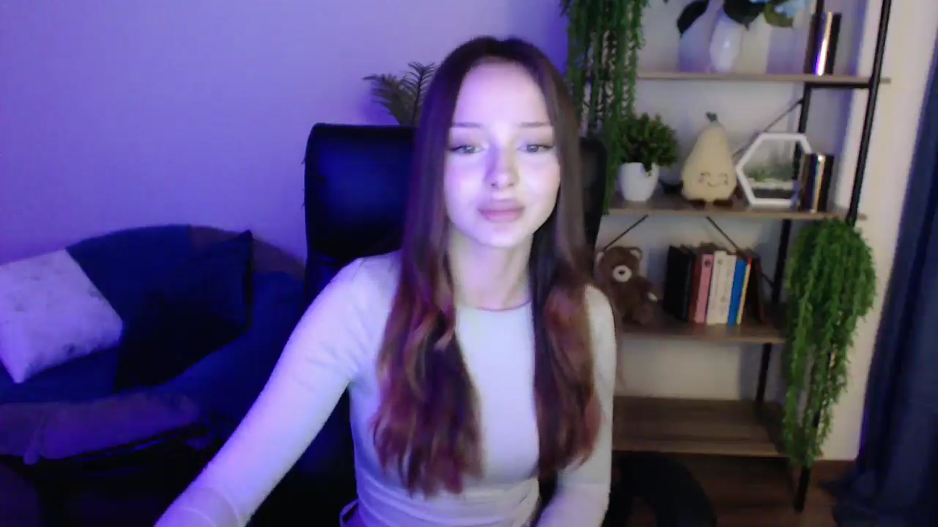 Gallery image thumbnail from KateManelli's myfreecams stream on, 03/01/2025, 14:11 image 17 of 20