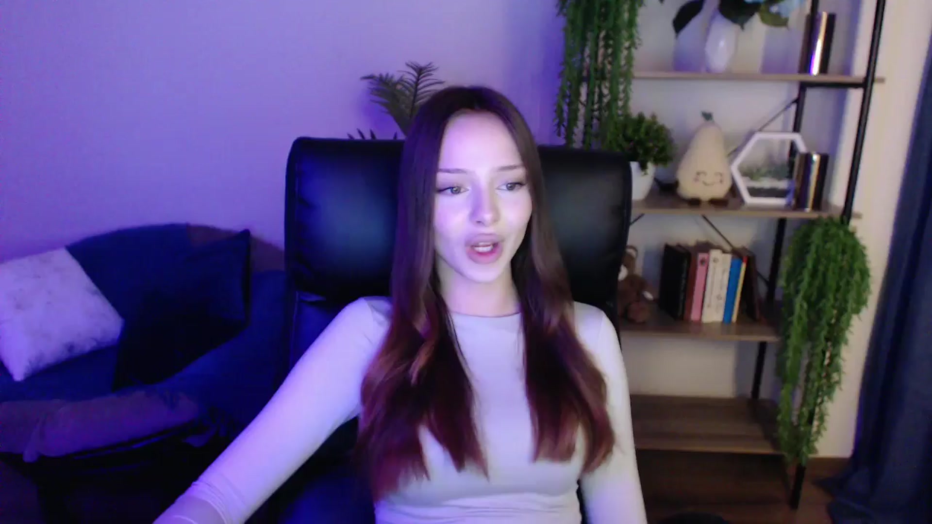 Gallery image thumbnail from KateManelli's myfreecams stream on, 03/01/2025, 14:11 image 6 of 20