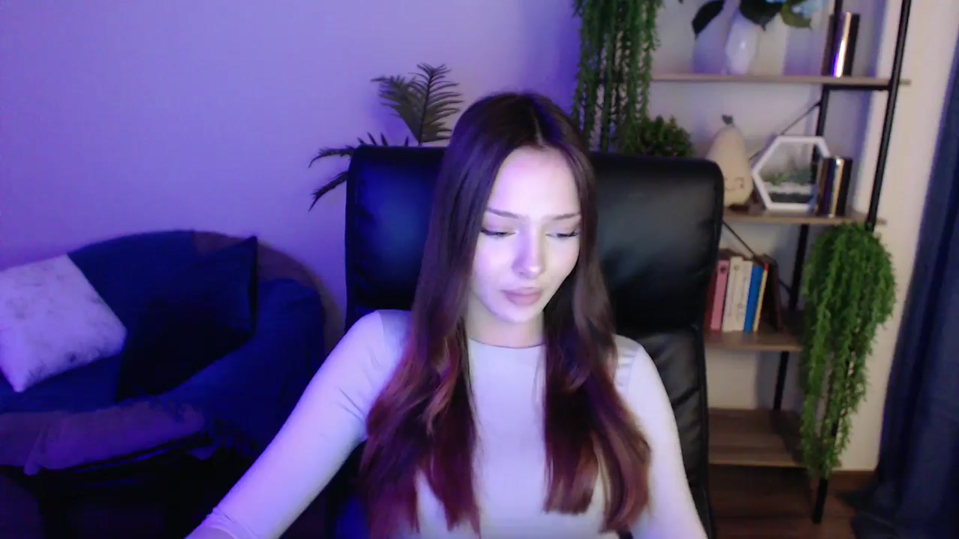 Gallery image thumbnail from KateManelli's myfreecams stream on, 03/01/2025, 14:11 image 4 of 20