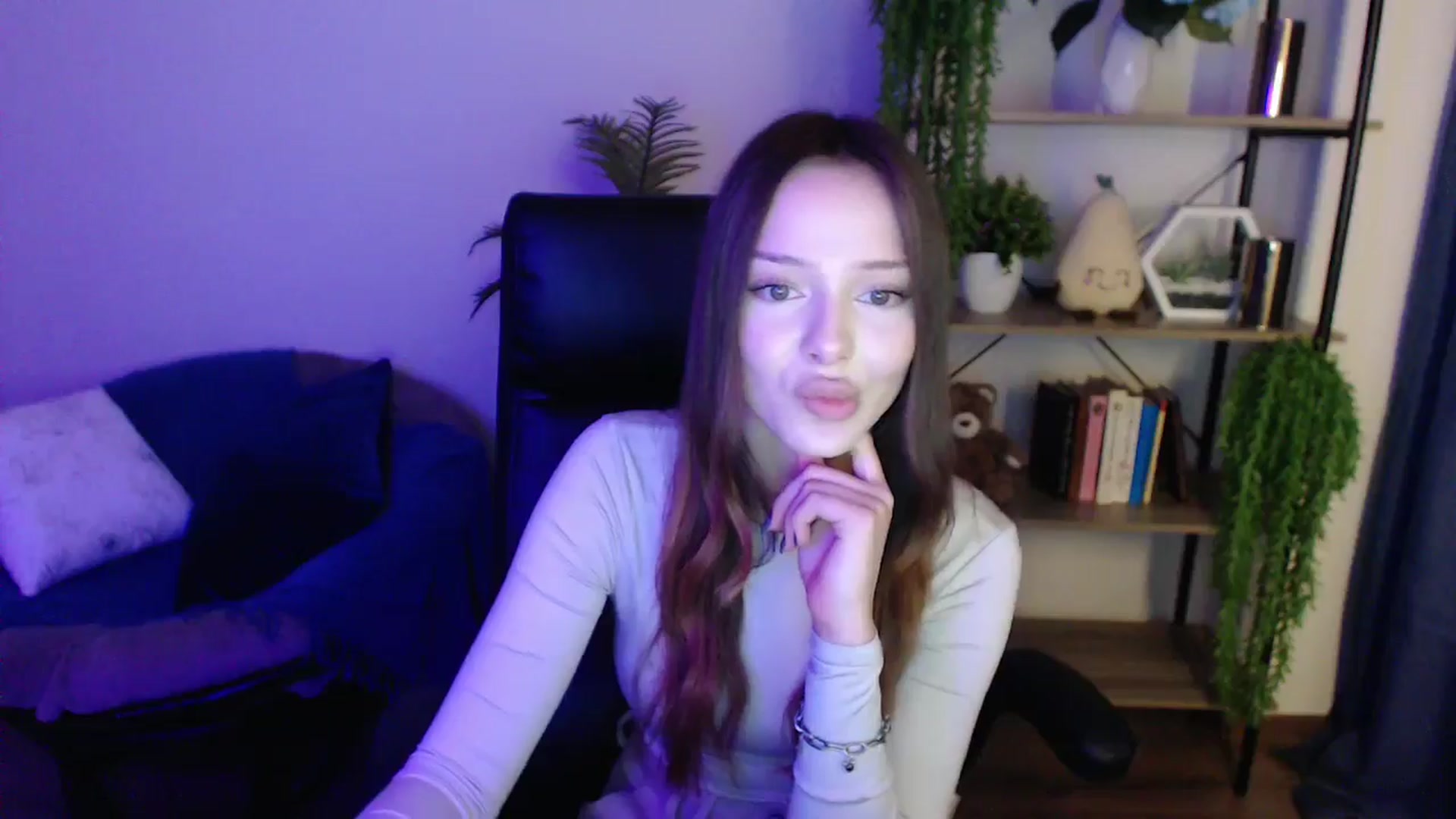 Gallery image thumbnail from KateManelli's myfreecams stream on, 03/01/2025, 14:41 image 3 of 20