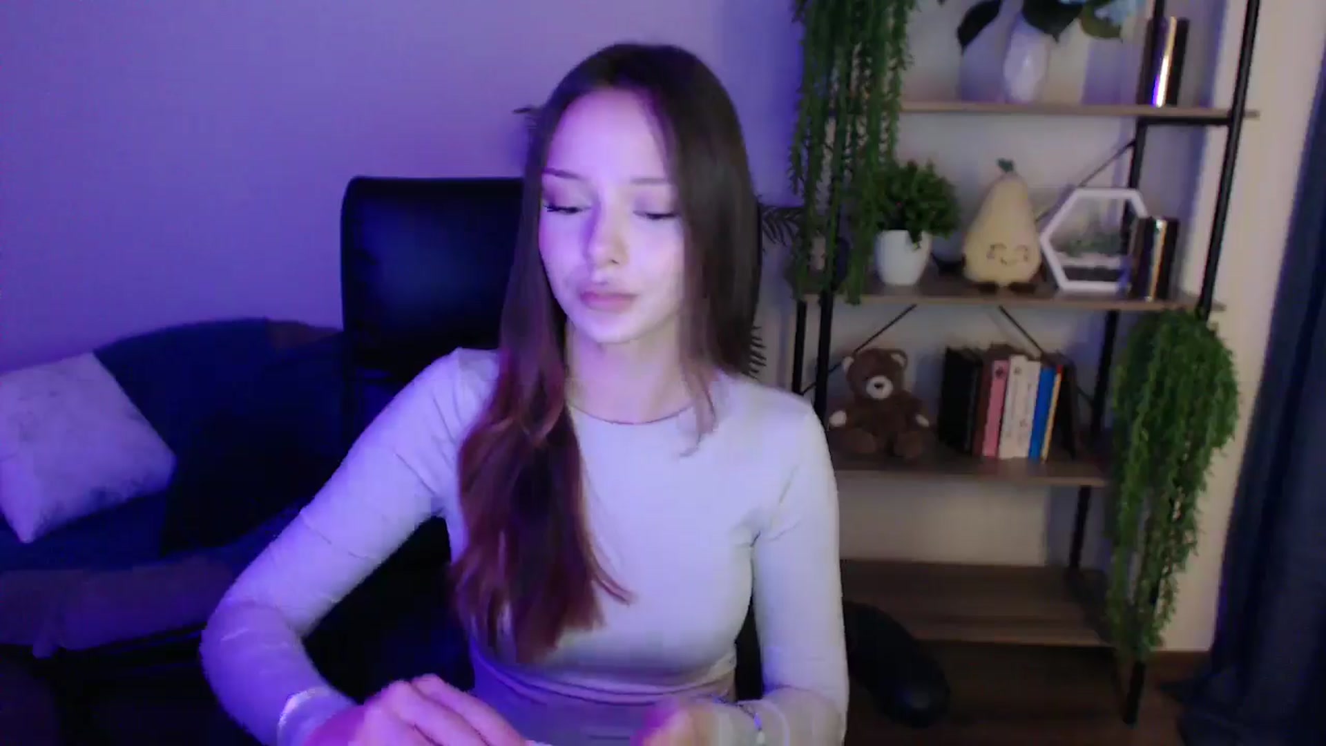 Gallery image thumbnail from KateManelli's myfreecams stream on, 03/01/2025, 14:41 image 15 of 20