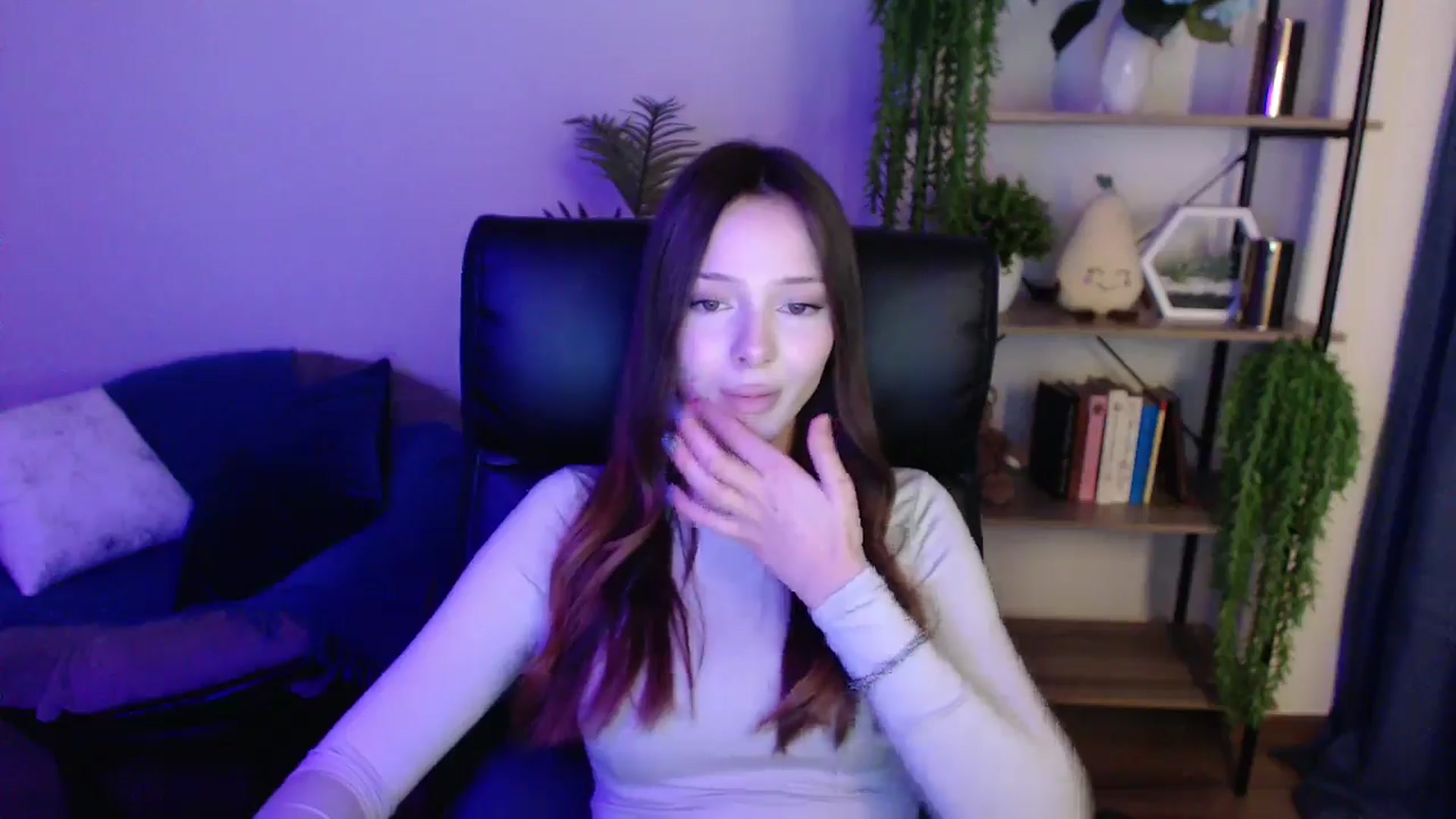Gallery image thumbnail from KateManelli's myfreecams stream on, 03/01/2025, 14:41 image 12 of 20