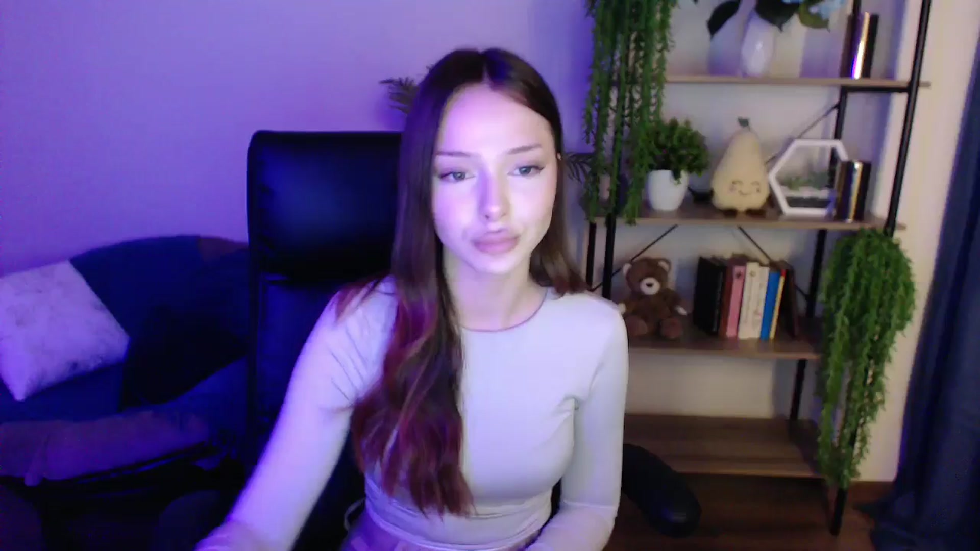 Gallery image thumbnail from KateManelli's myfreecams stream on, 03/01/2025, 14:41 image 18 of 20