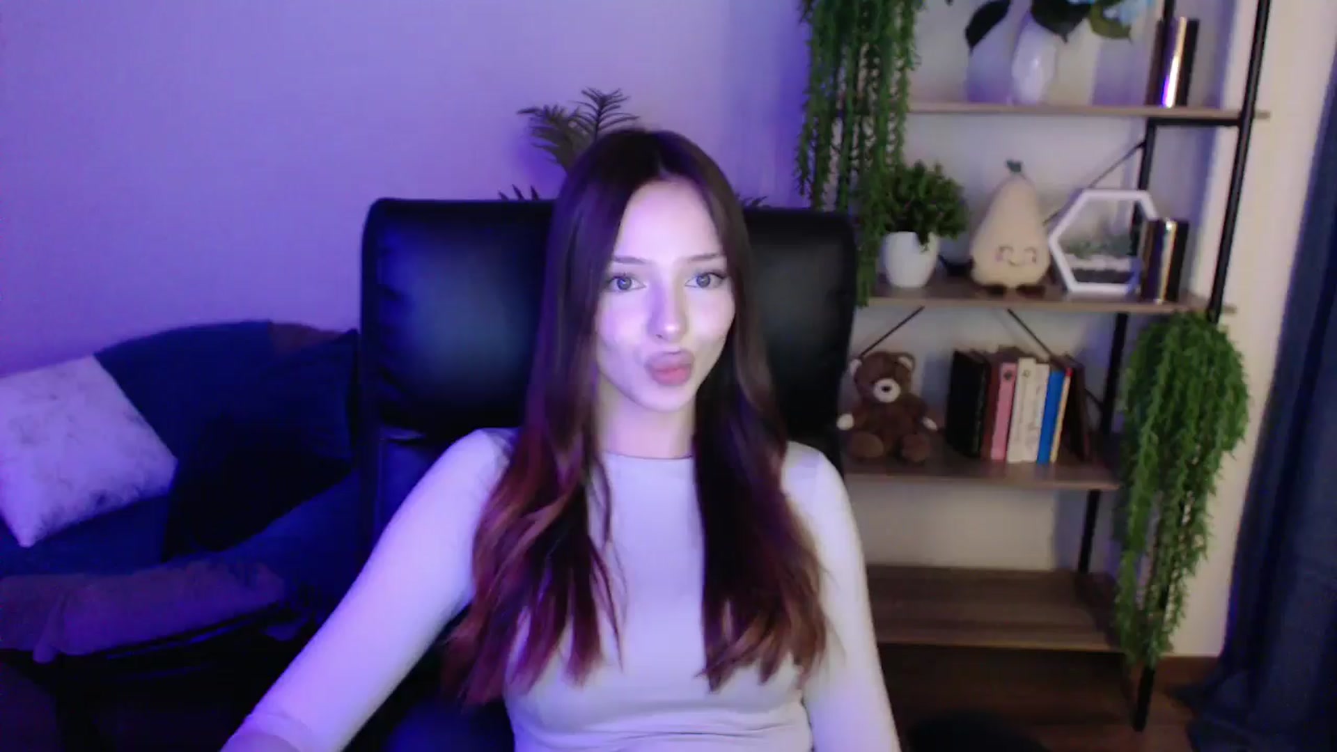Gallery image thumbnail from KateManelli's myfreecams stream on, 03/01/2025, 14:41 image 14 of 20
